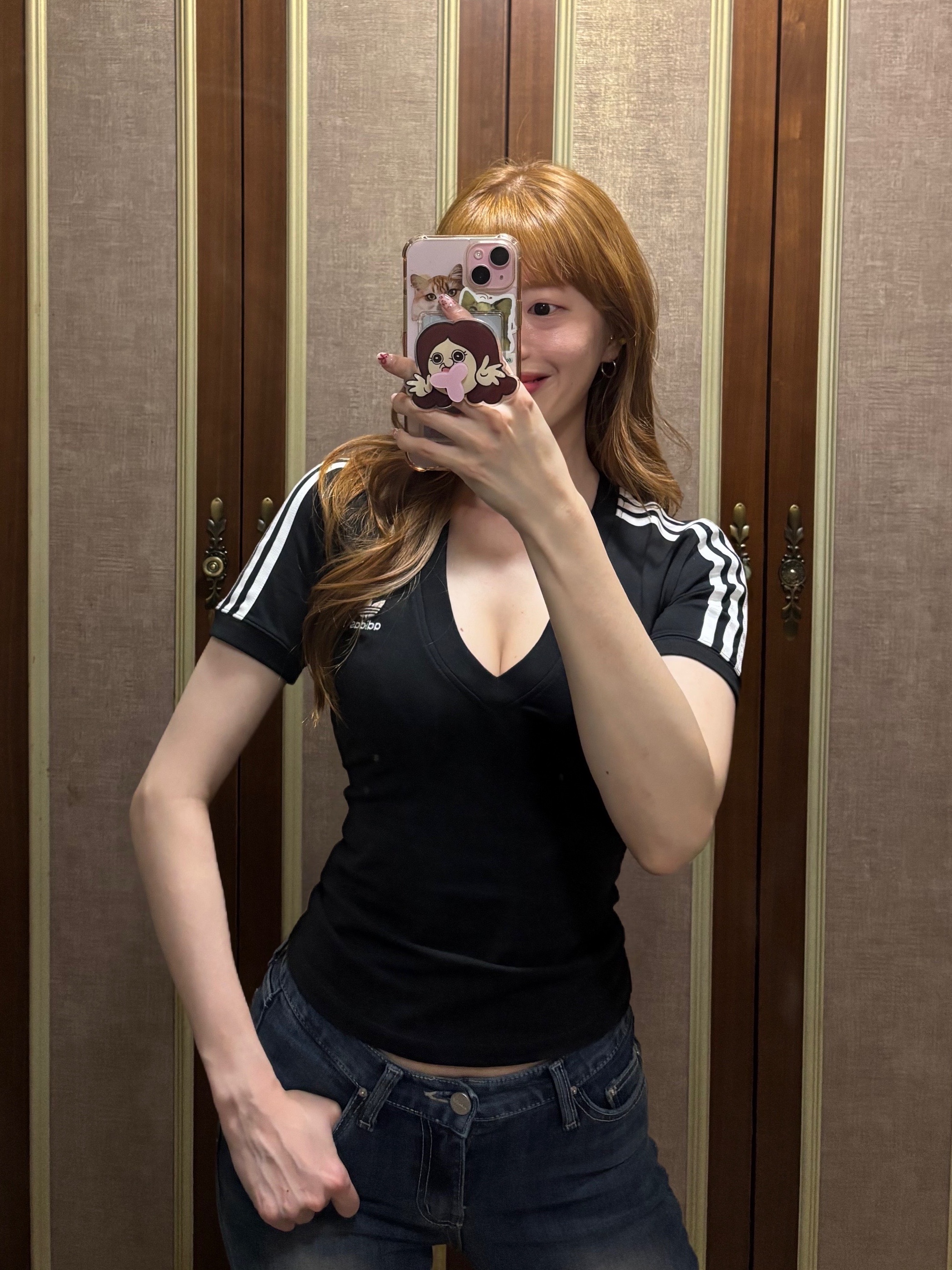 (W) Adidas 3-Stripes V-Neck Slim T-Shirt Black - KR Sizing 착용 스타일 - 3