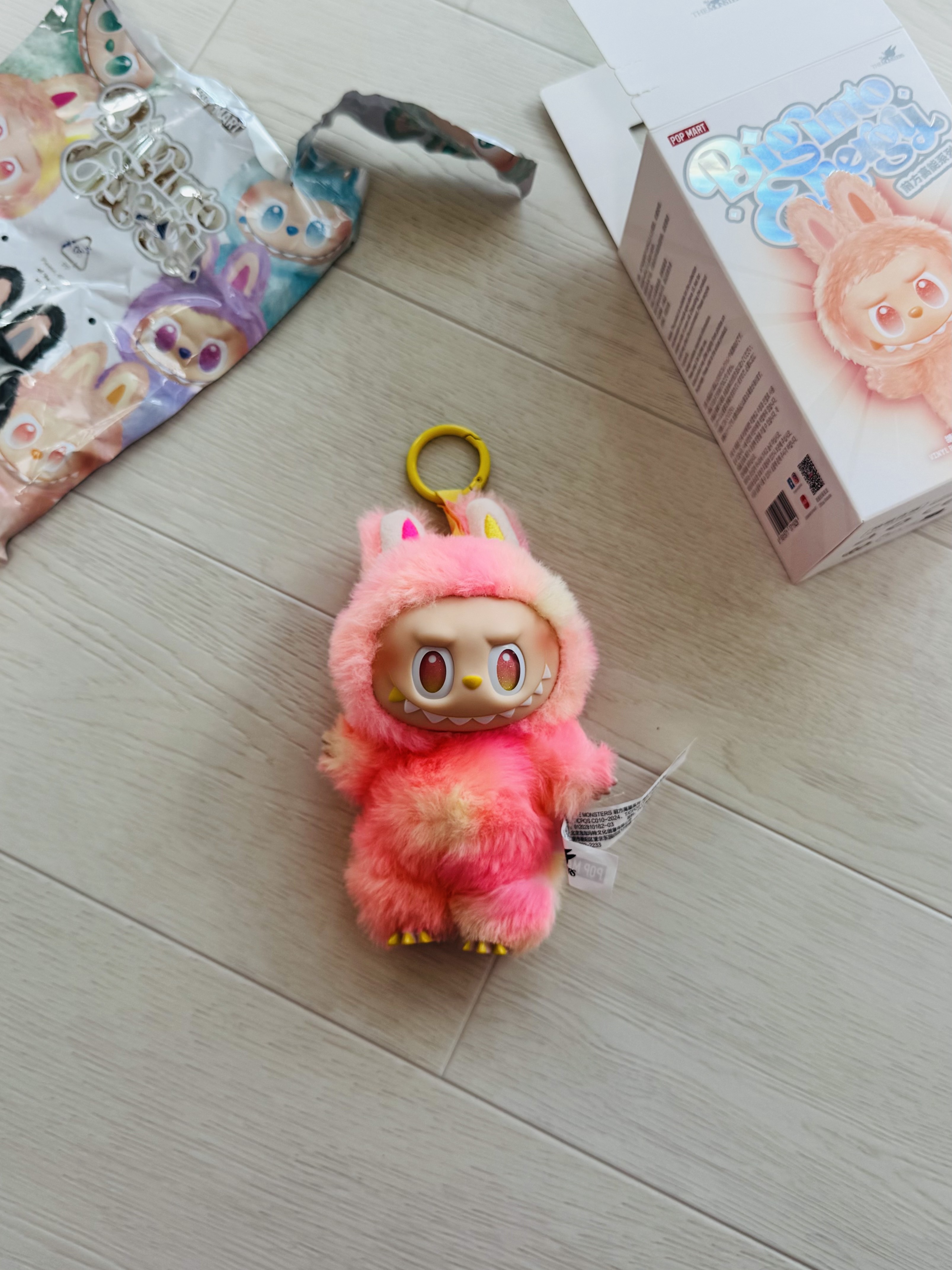 Pop Mart Labubu The Monsters Highlight Series Loyalty Keyring (Opened Case) 착용 스타일