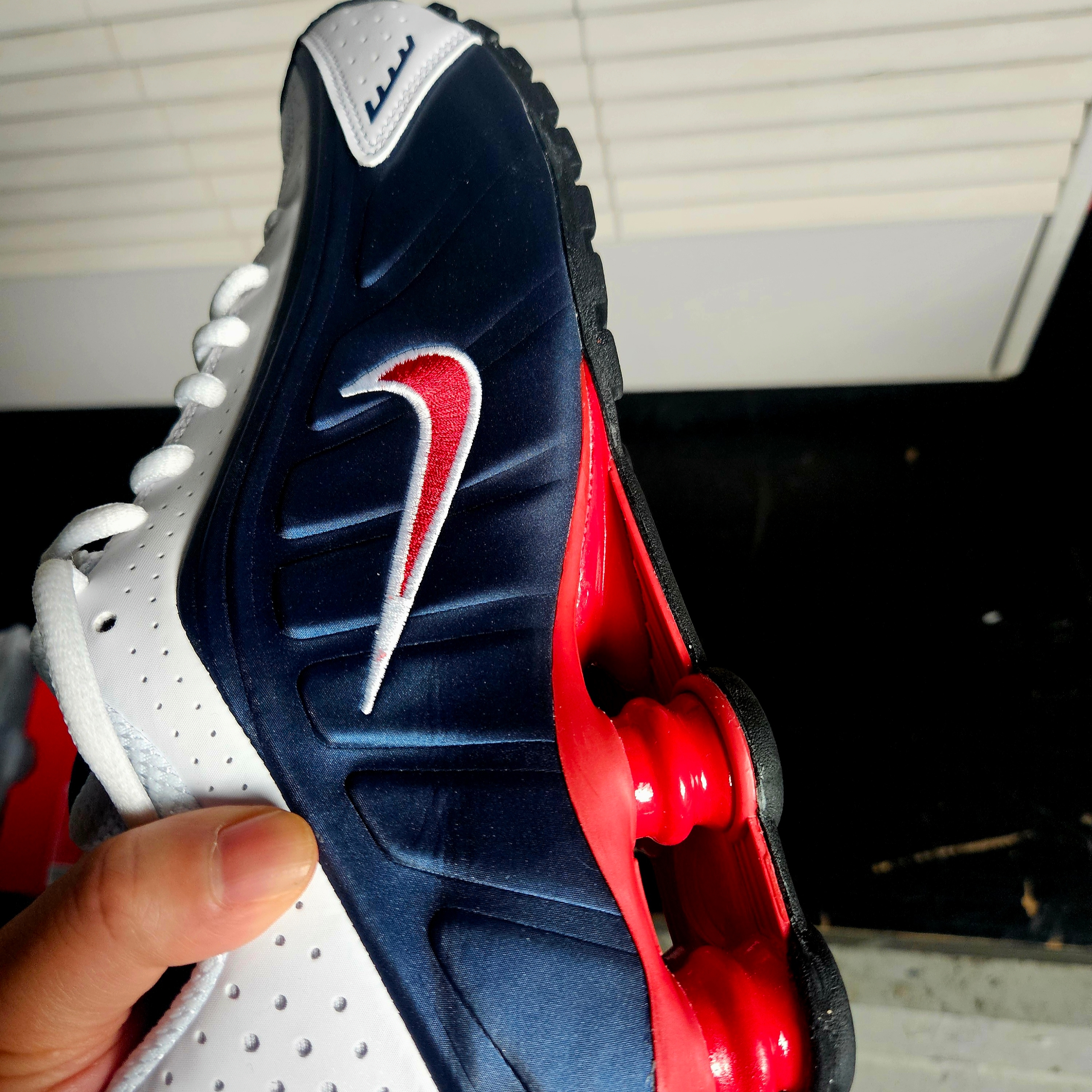 Nike Shox R4 USA 착용 스타일