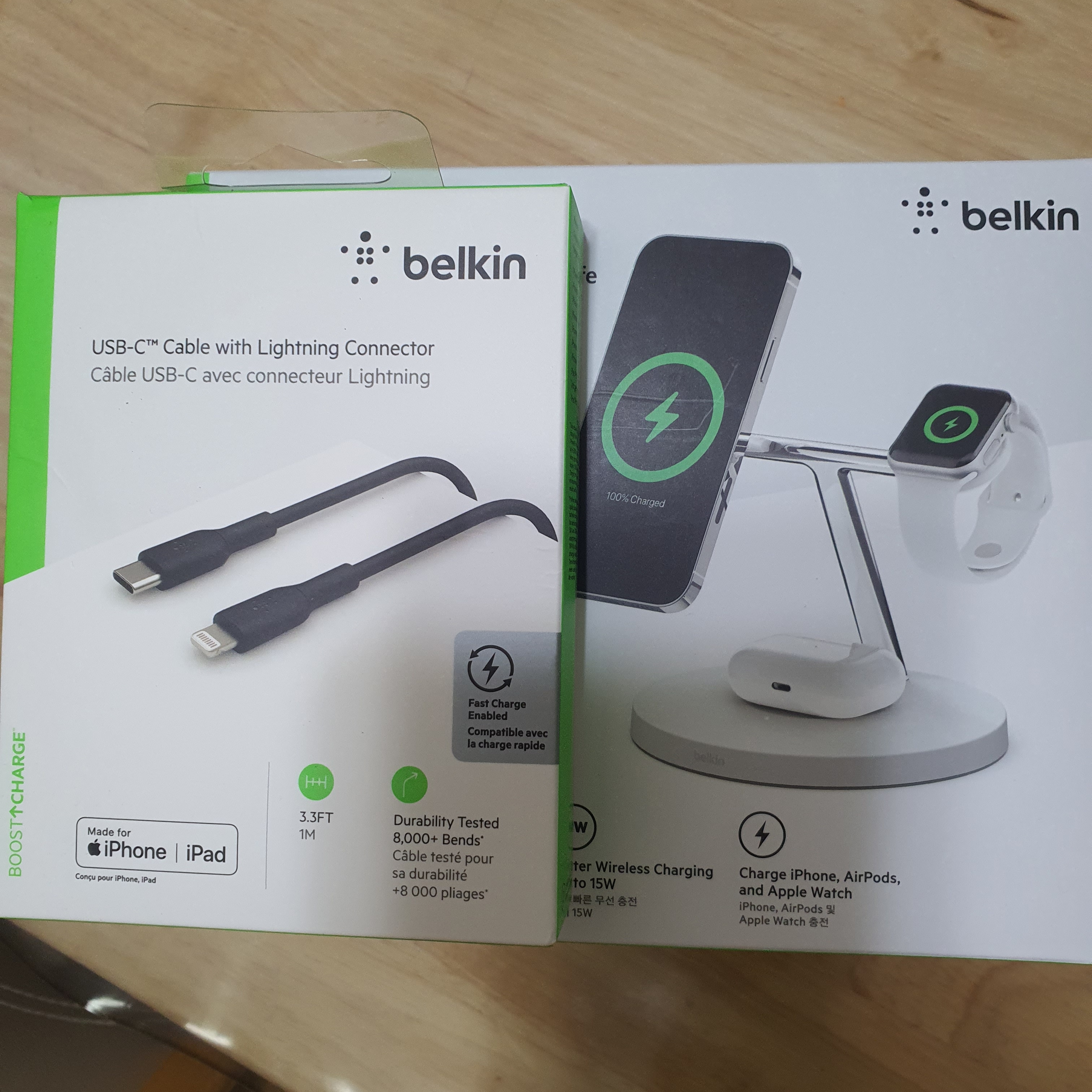 Belkin 3-in-1 Qi2 15W Magnetic Wireless Charger WIZ023kr White 착용 스타일
