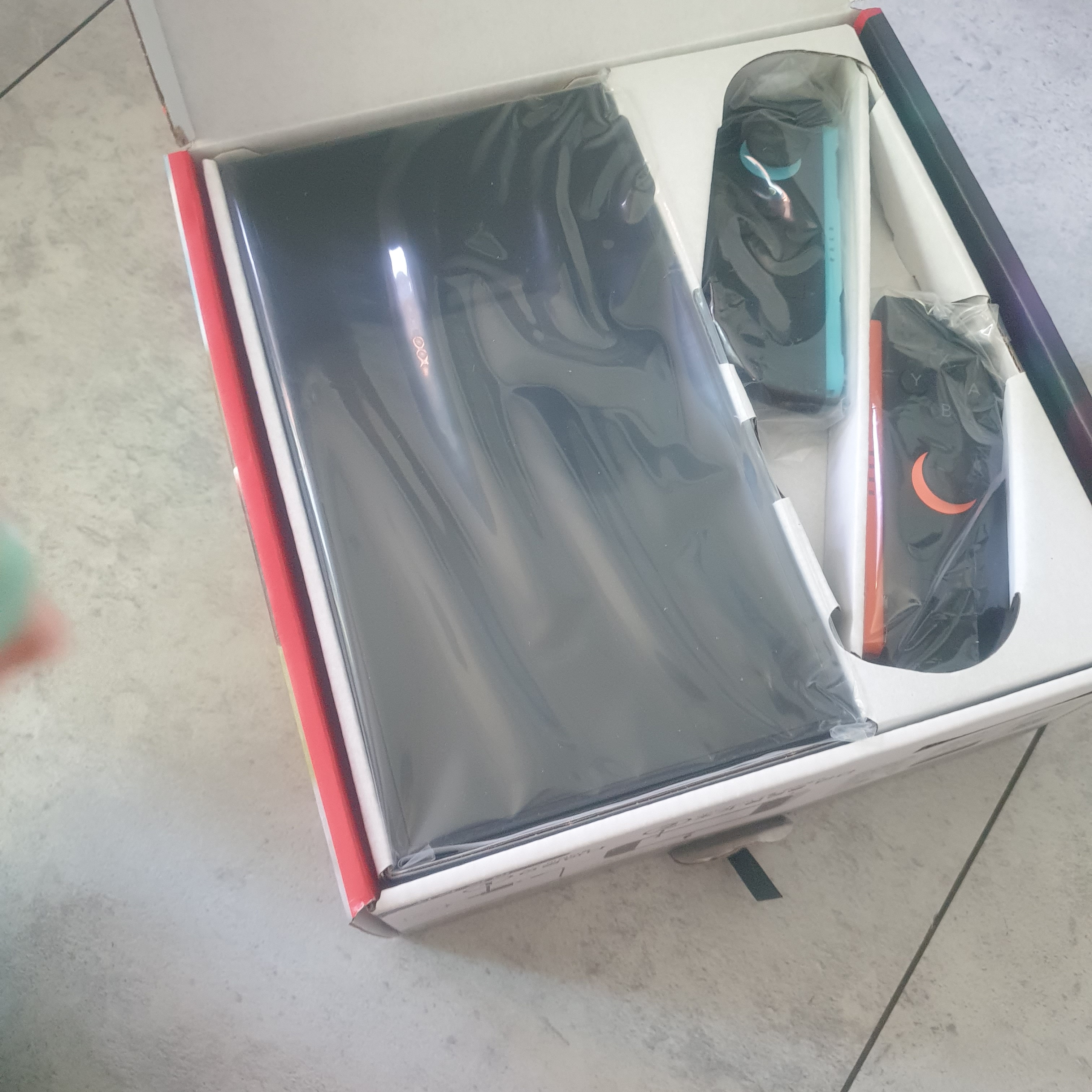 Nintendo Switch 2 Black (Korean Ver.) 착용 스타일 - 2