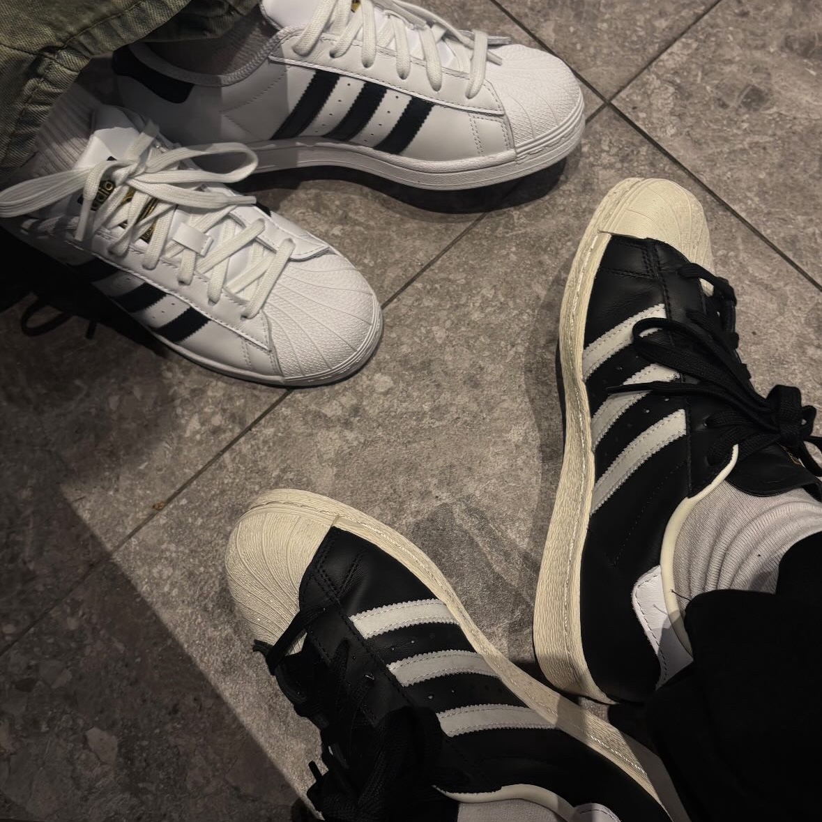 Adidas Superstar 82 FI Core Black, Adidas Superstar White Black 착용 스타일