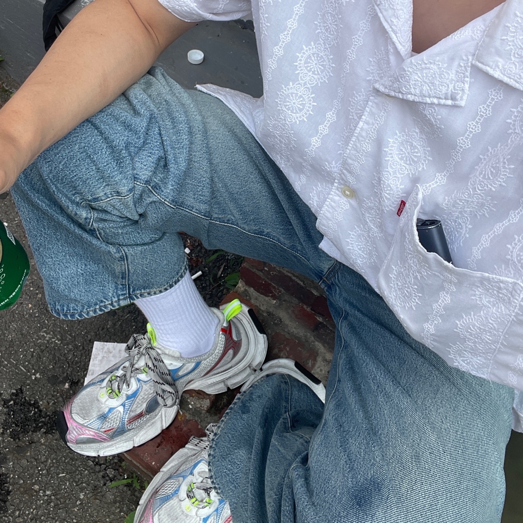 Balenciaga 3XL Sneakers White Red Blue, Levi's LVC 1955 Japan 501 Jean Blackjack Blue 착용 스타일