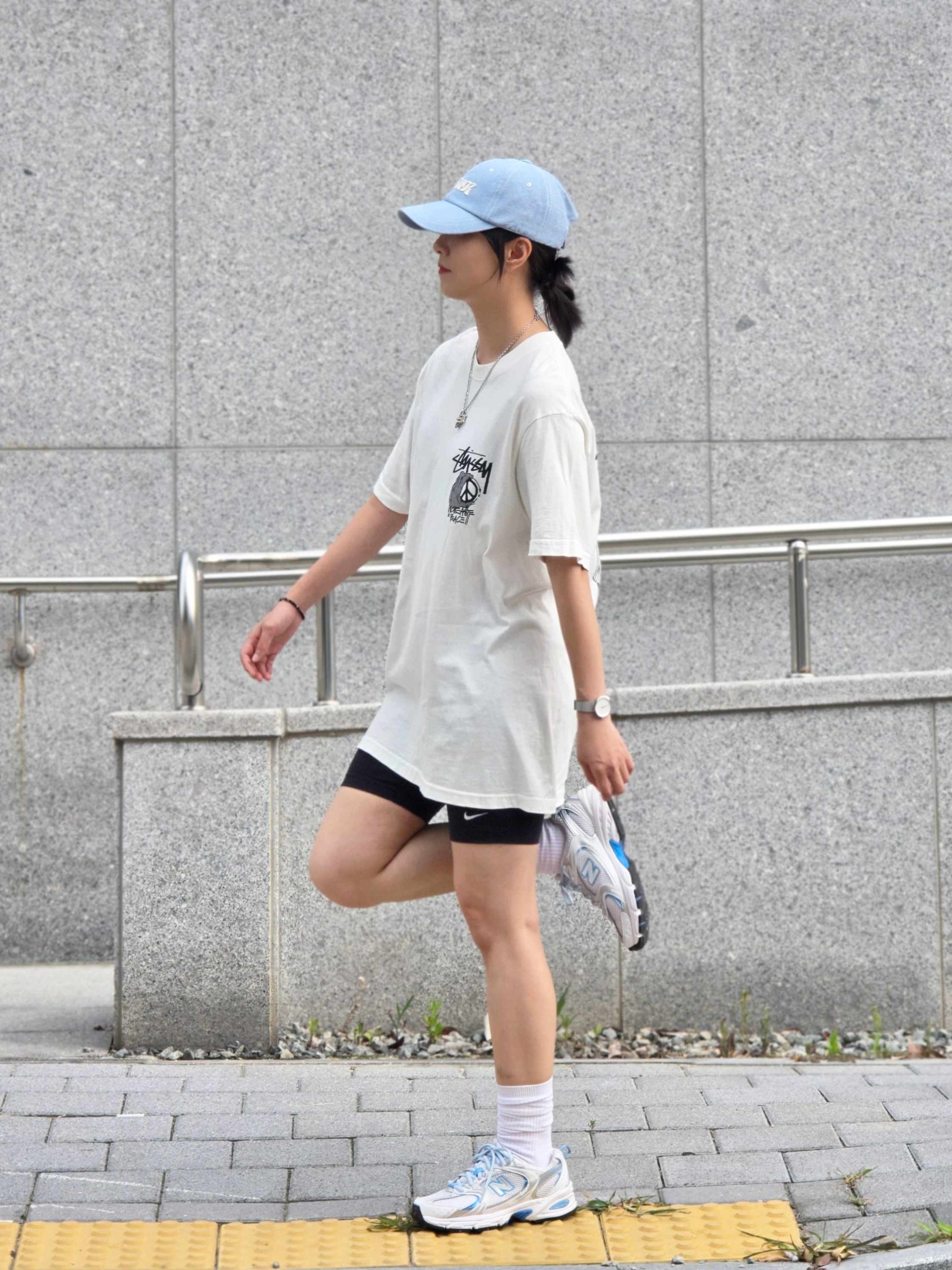 Stussy Peace Hand Pigment dyed T-Shirt Natural, (W) Nike Essential Mid Rise Bike Shorts Black - Asia 착용 스타일 - 1