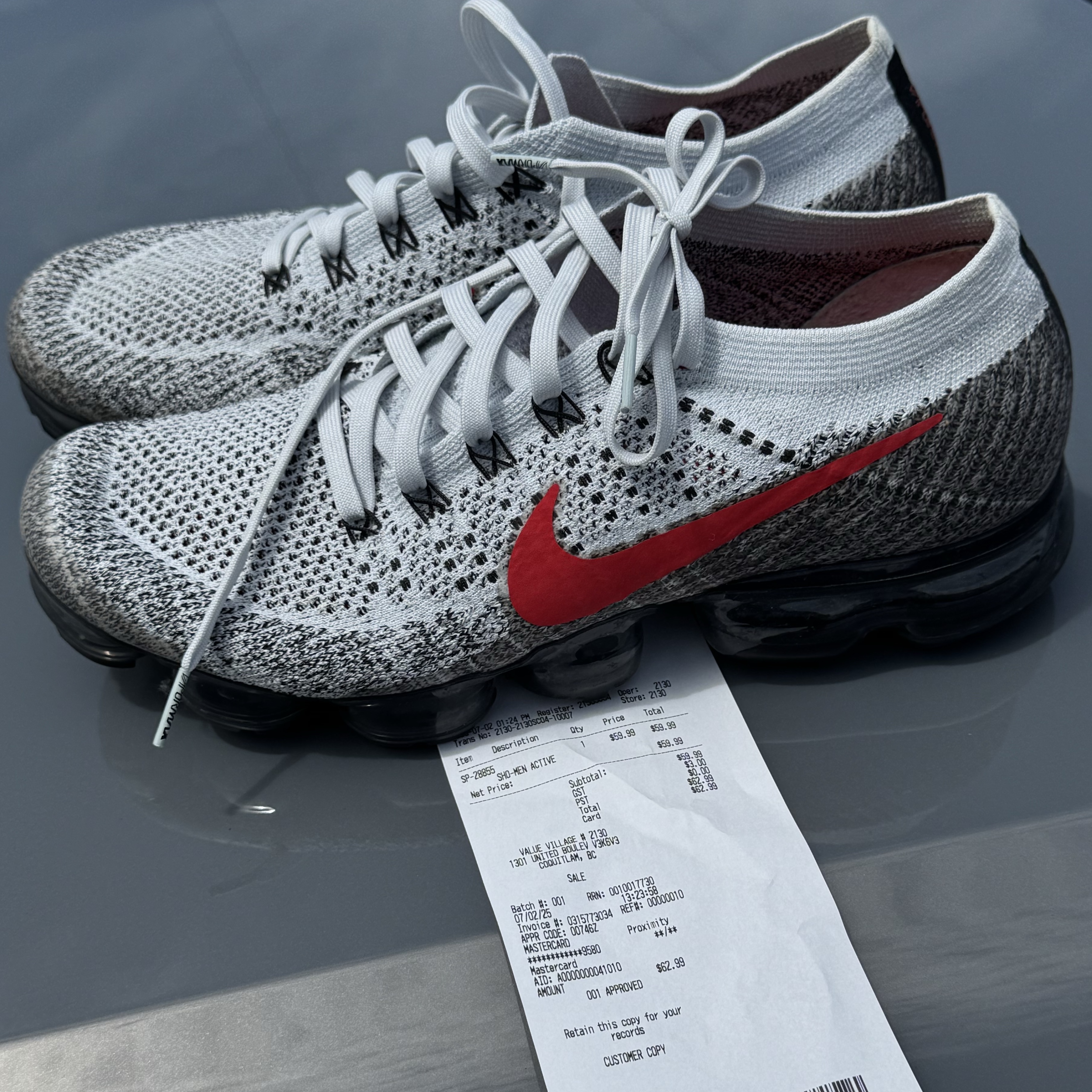 Nike Air VaporMax Flyknit Platinum Red Black 착용 스타일 - 1