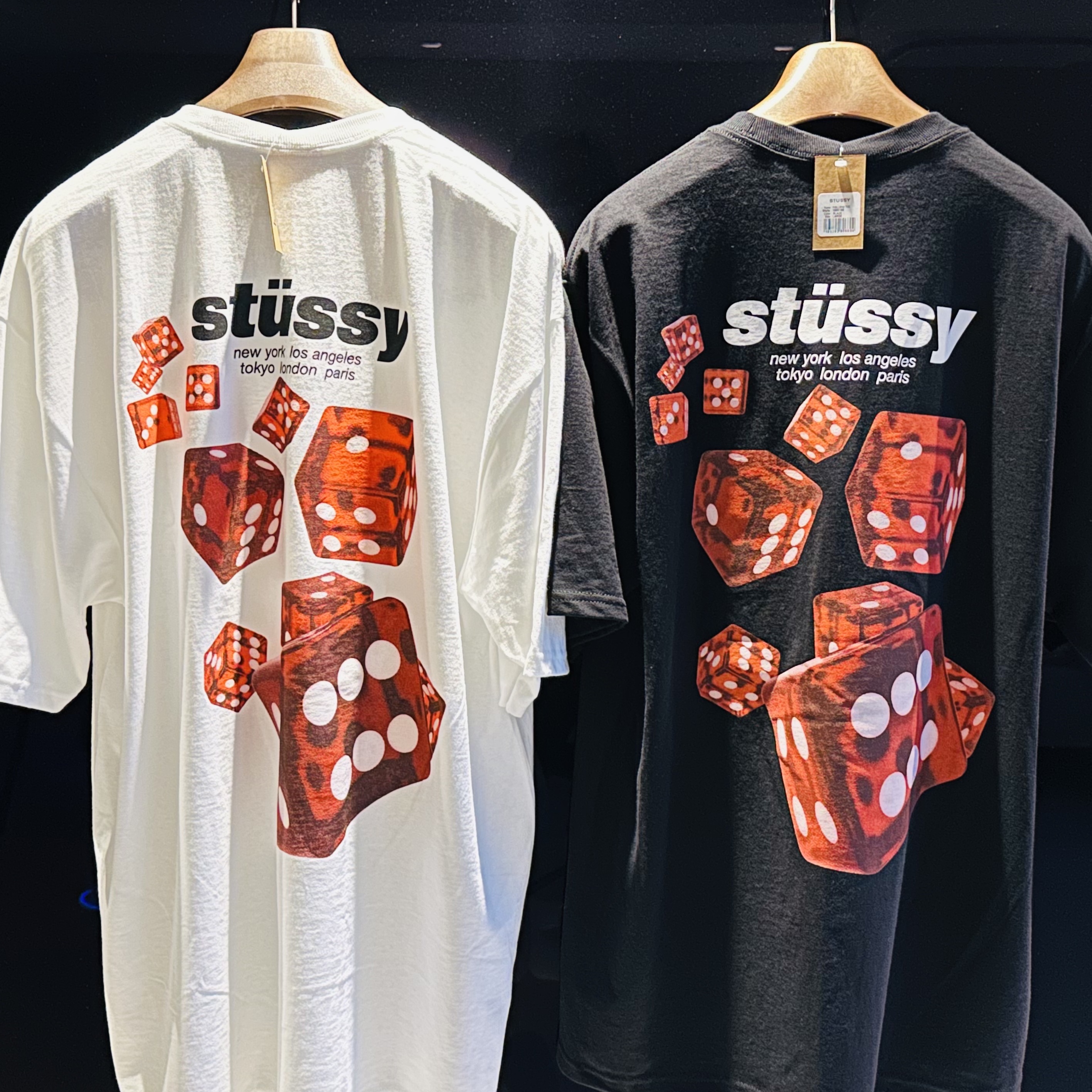 Stussy Rollers T-Shirt White, Stussy Rollers T-Shirt Black 착용 스타일 - 2