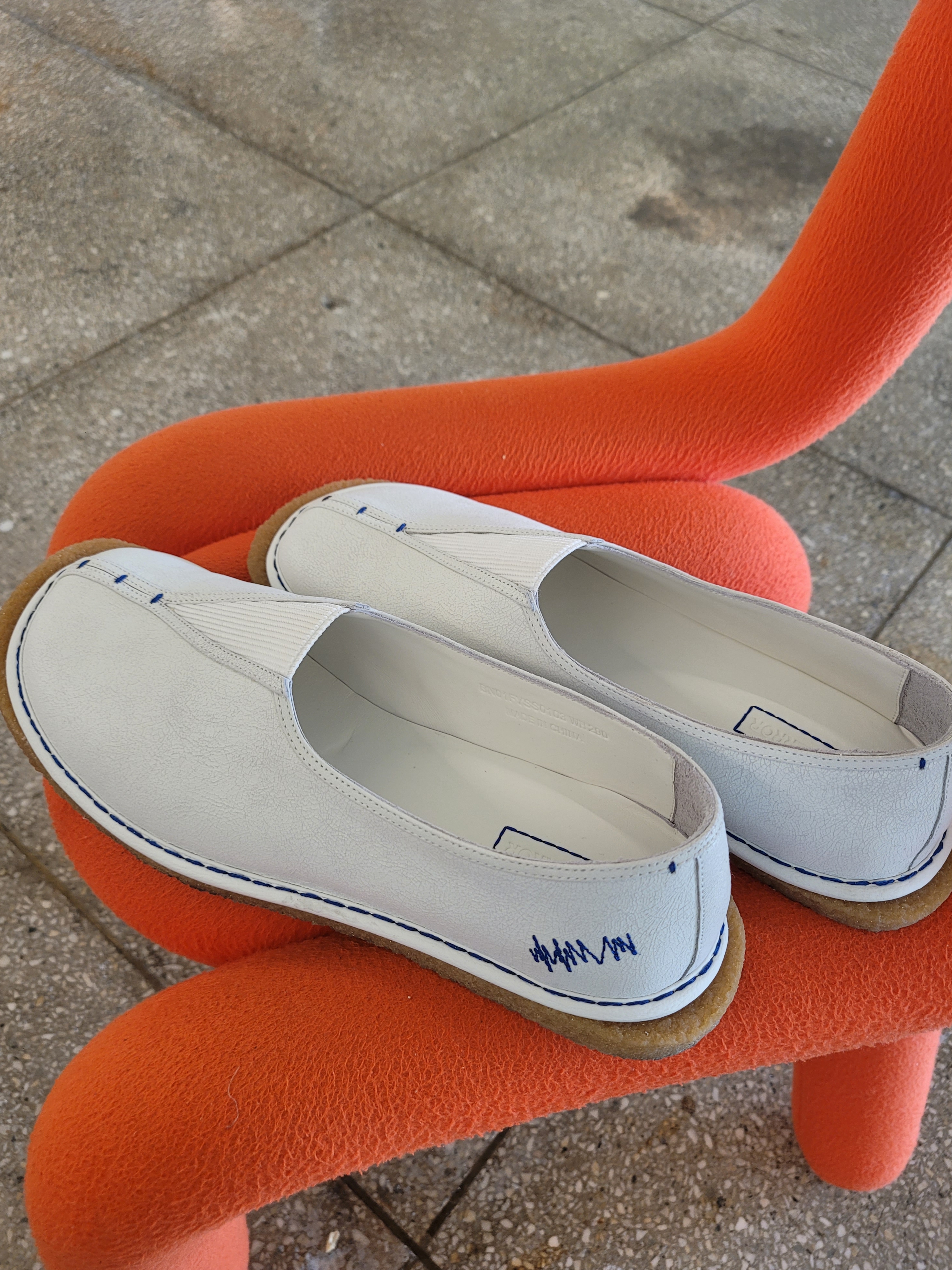 Ader Error Sentoe Product 115 White 착용 스타일 - 2