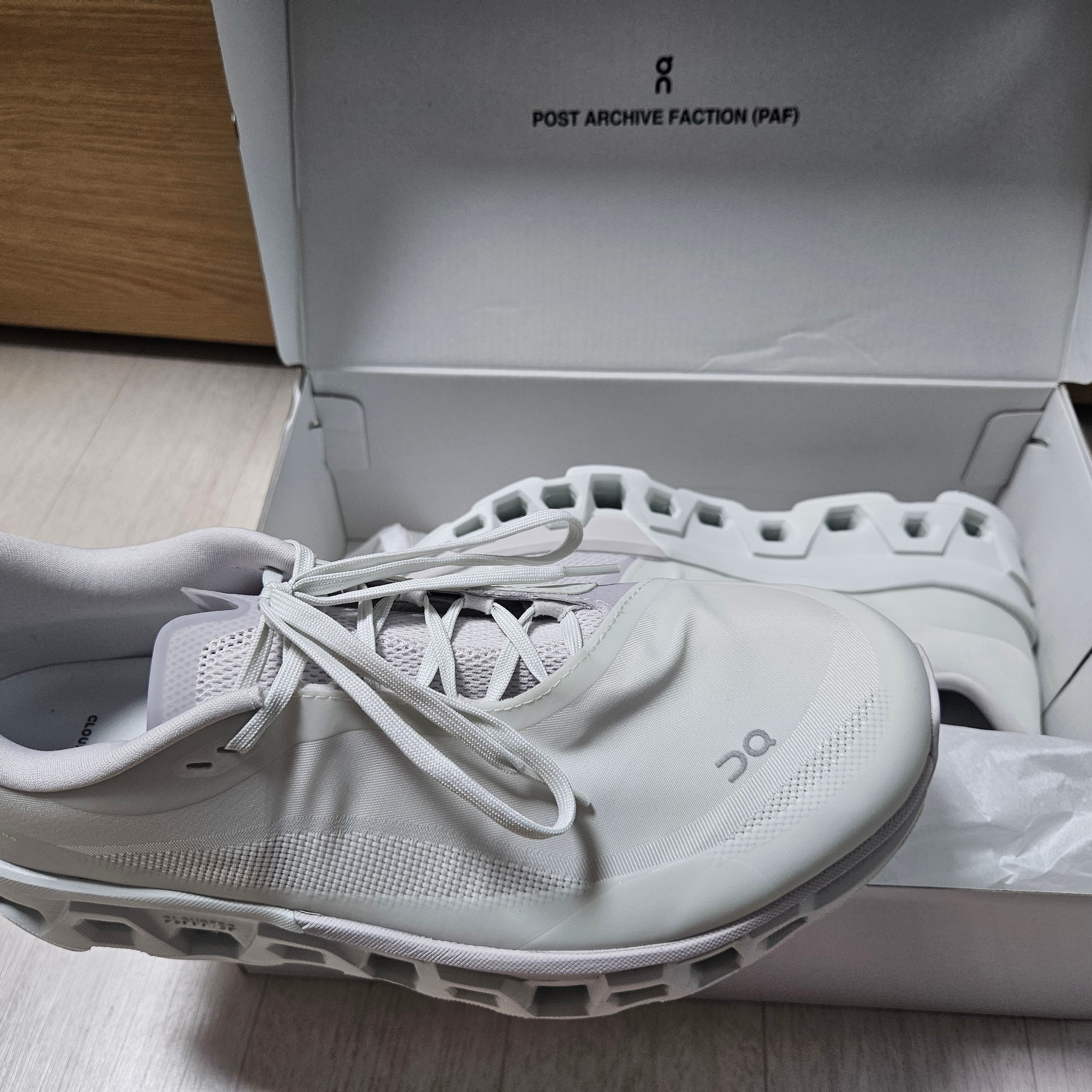 (W) On Running x Post Archive Faction (Paf) Cloudmonster 2 Vapor Frost 착용 스타일 - 1