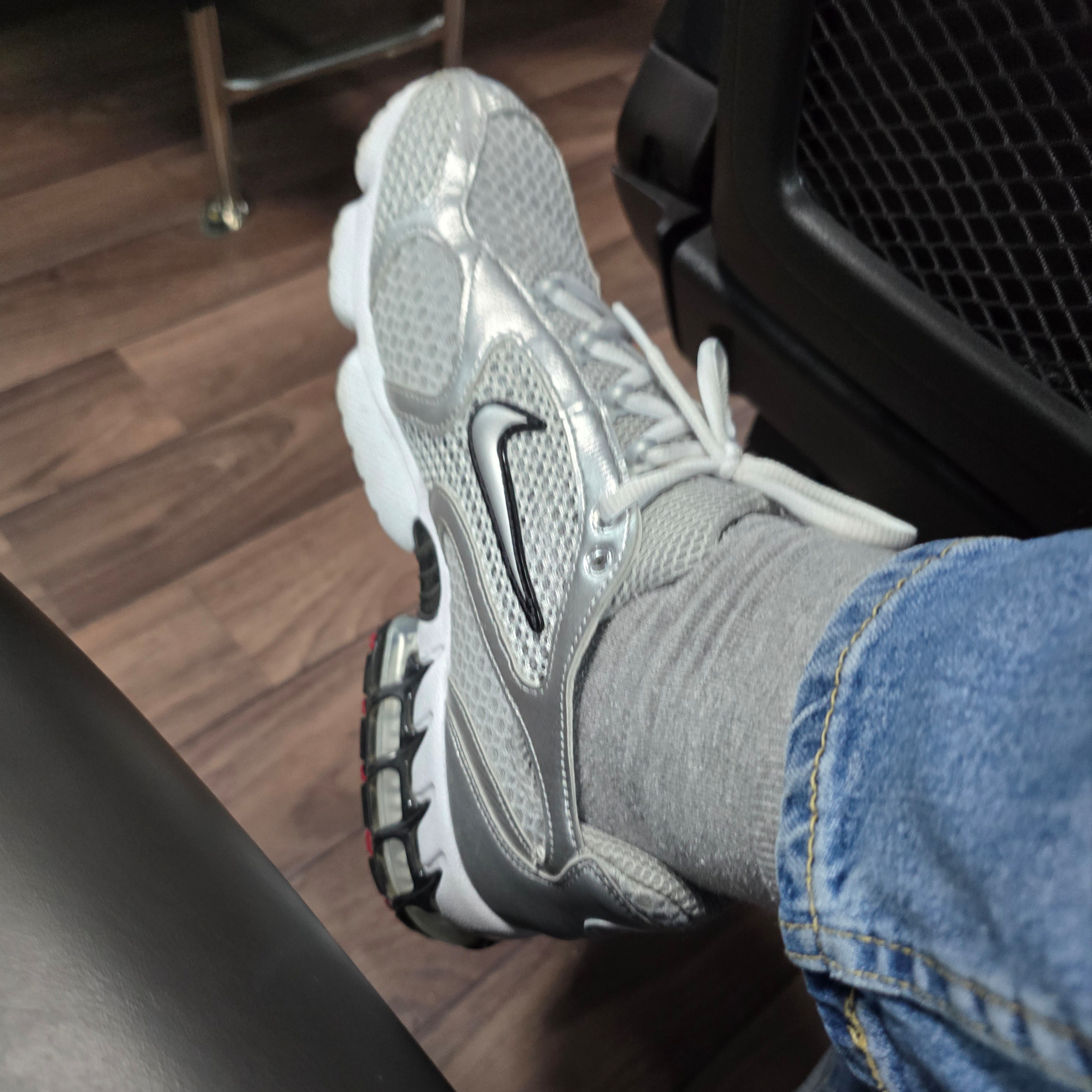 Nike Air Zoom Spiridon Cage 2 Metallic Silver 착용 스타일