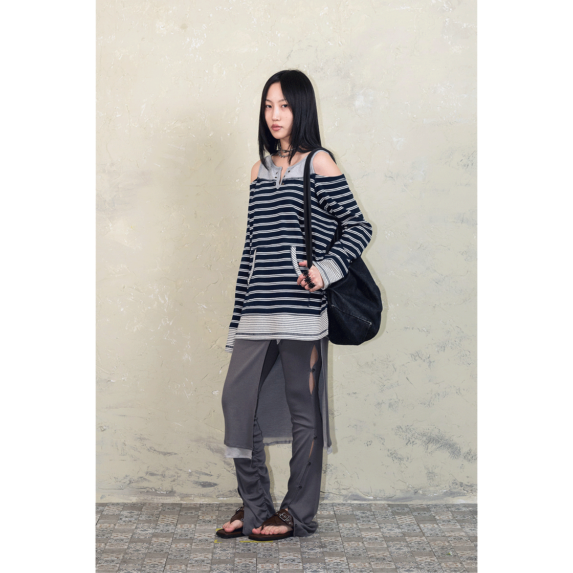 스틸레써디 오버로크 오프숄더 티셔츠 스트라이프 네이비(Still Lethardy Overlocked Off-Shoulder T-Shirt St.Navy) - 4