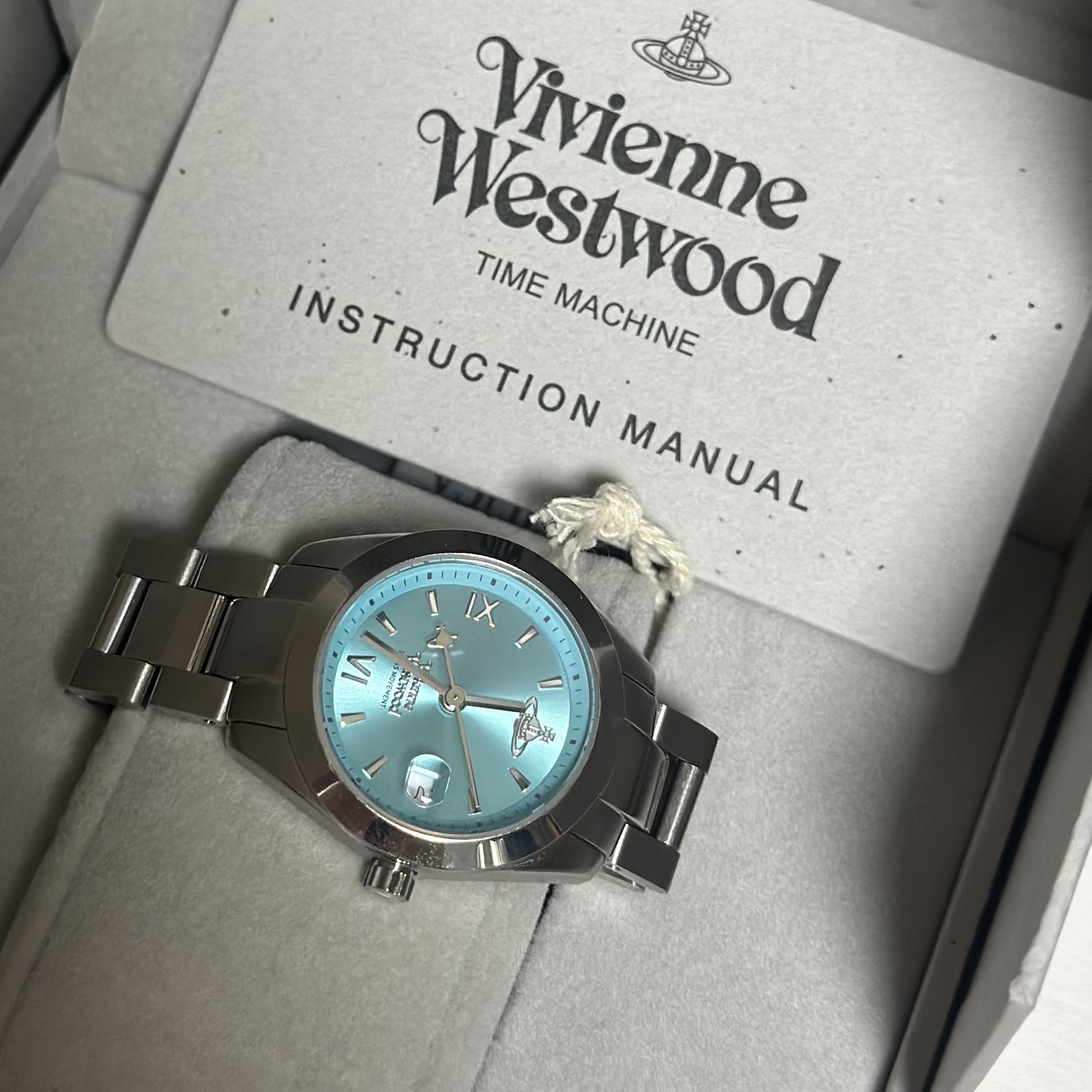 Vivienne Westwood Fenchurch Silver Turquoise 착용 스타일