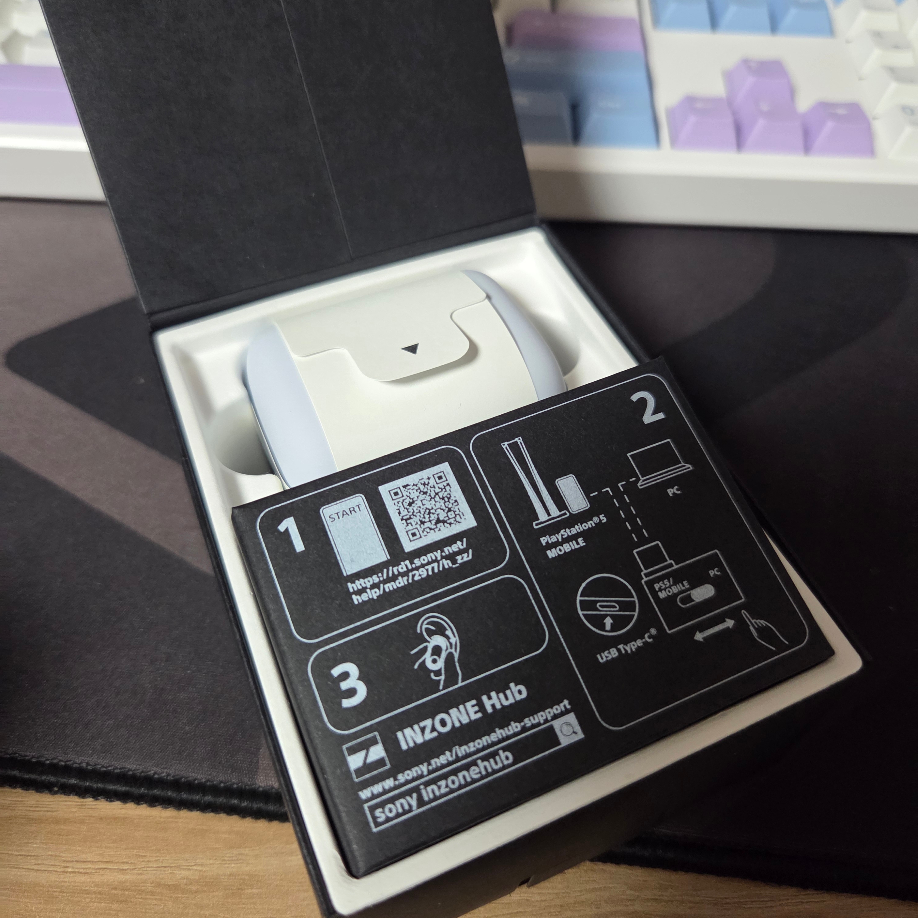 Sony INZONE Buds White (Sony Korea Ver.) 착용 스타일 - 2