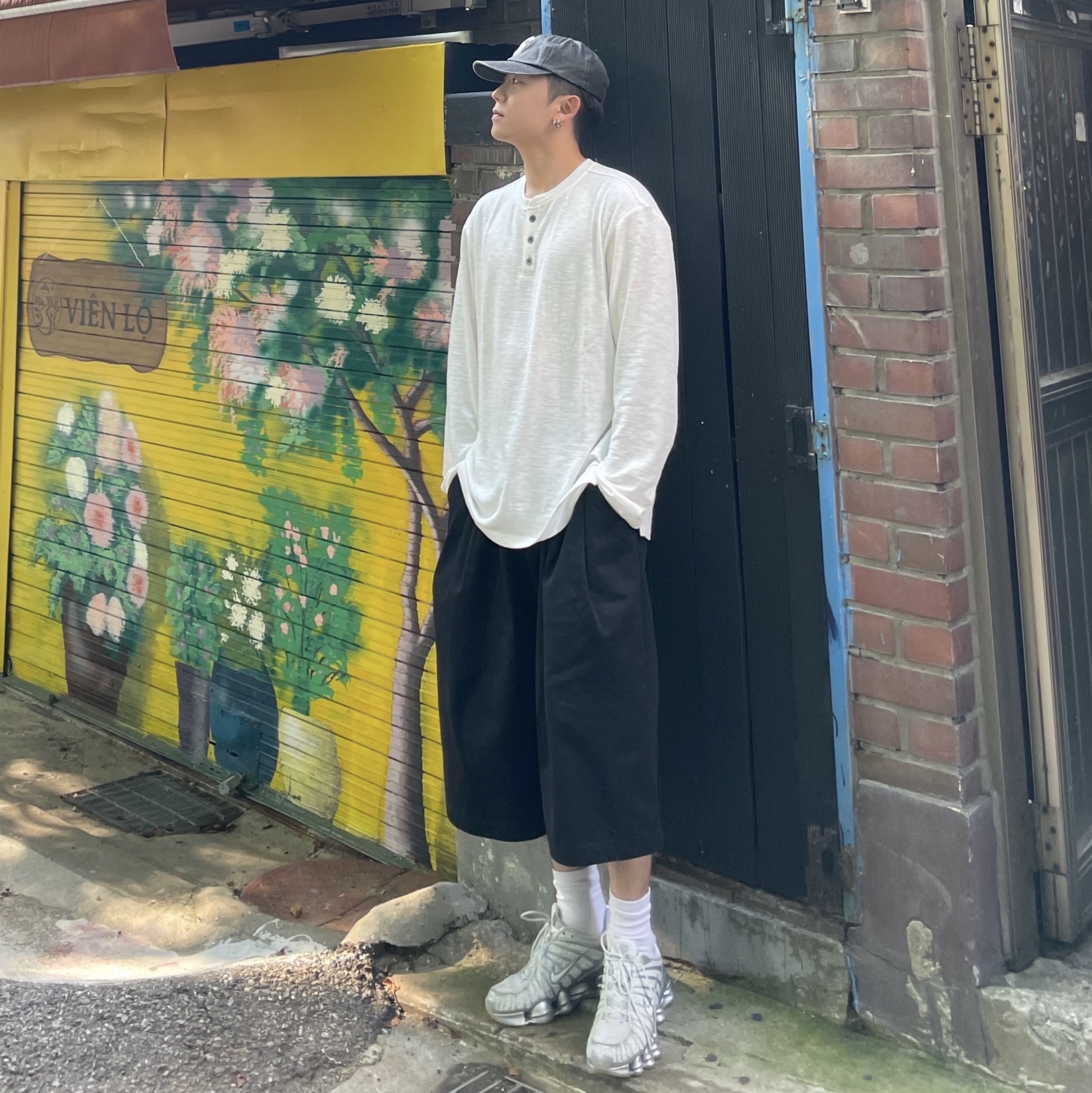 Supreme Pigment Canvas S Logo 6-Panel Black - 23SS 착용 스타일 - 1
