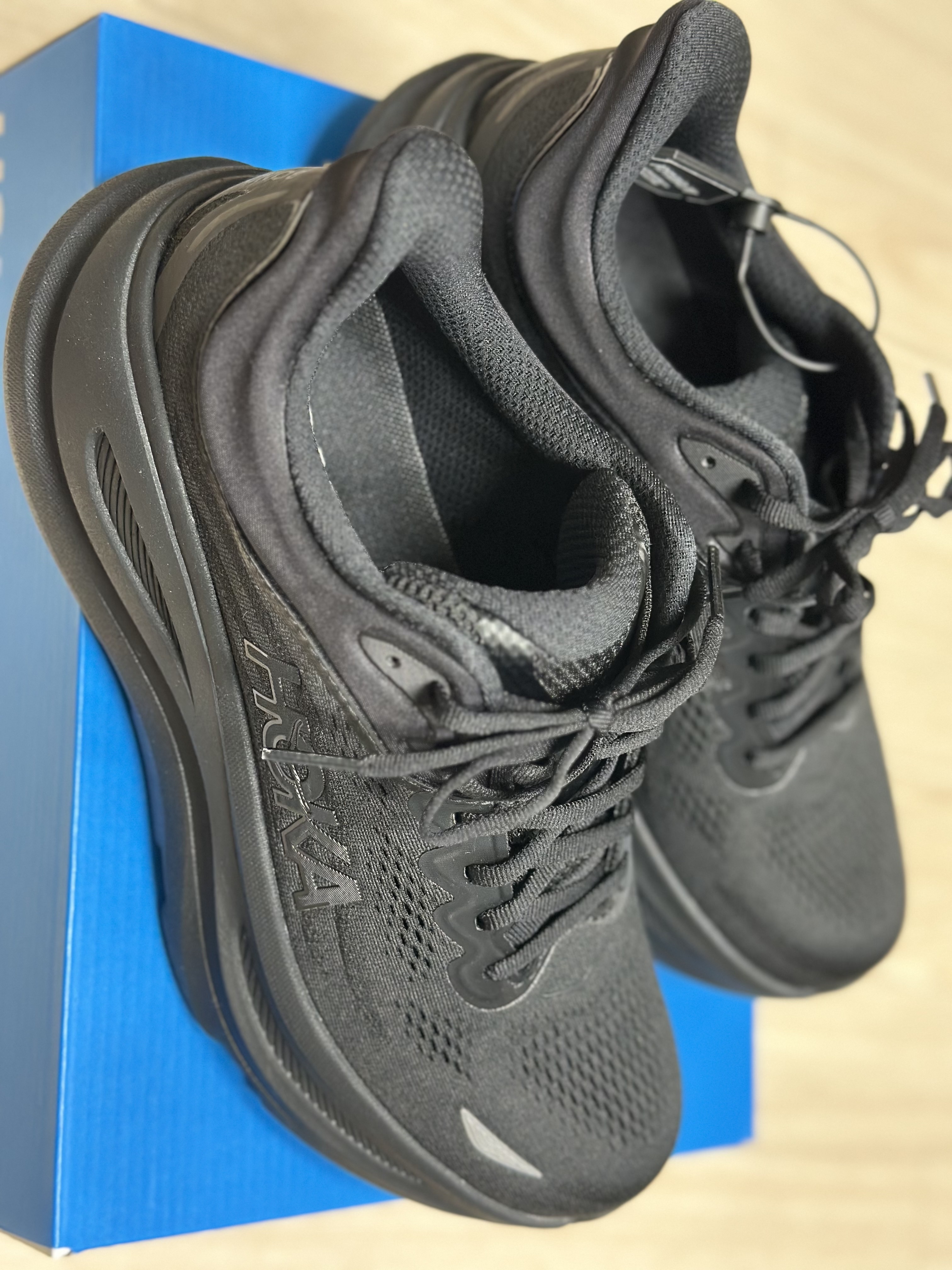 Hoka Bondi 9 Black - Regular 착용 스타일