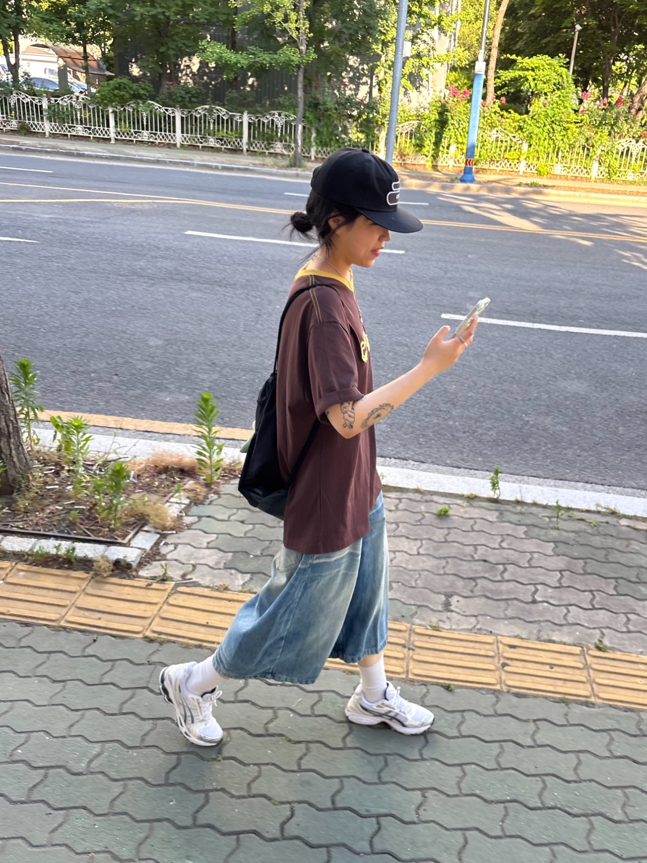 Aeae Alphabet Logo Cotton Cap Black, (W) Asics Gel-Kayano 14 White Midnight 착용 스타일 - 1