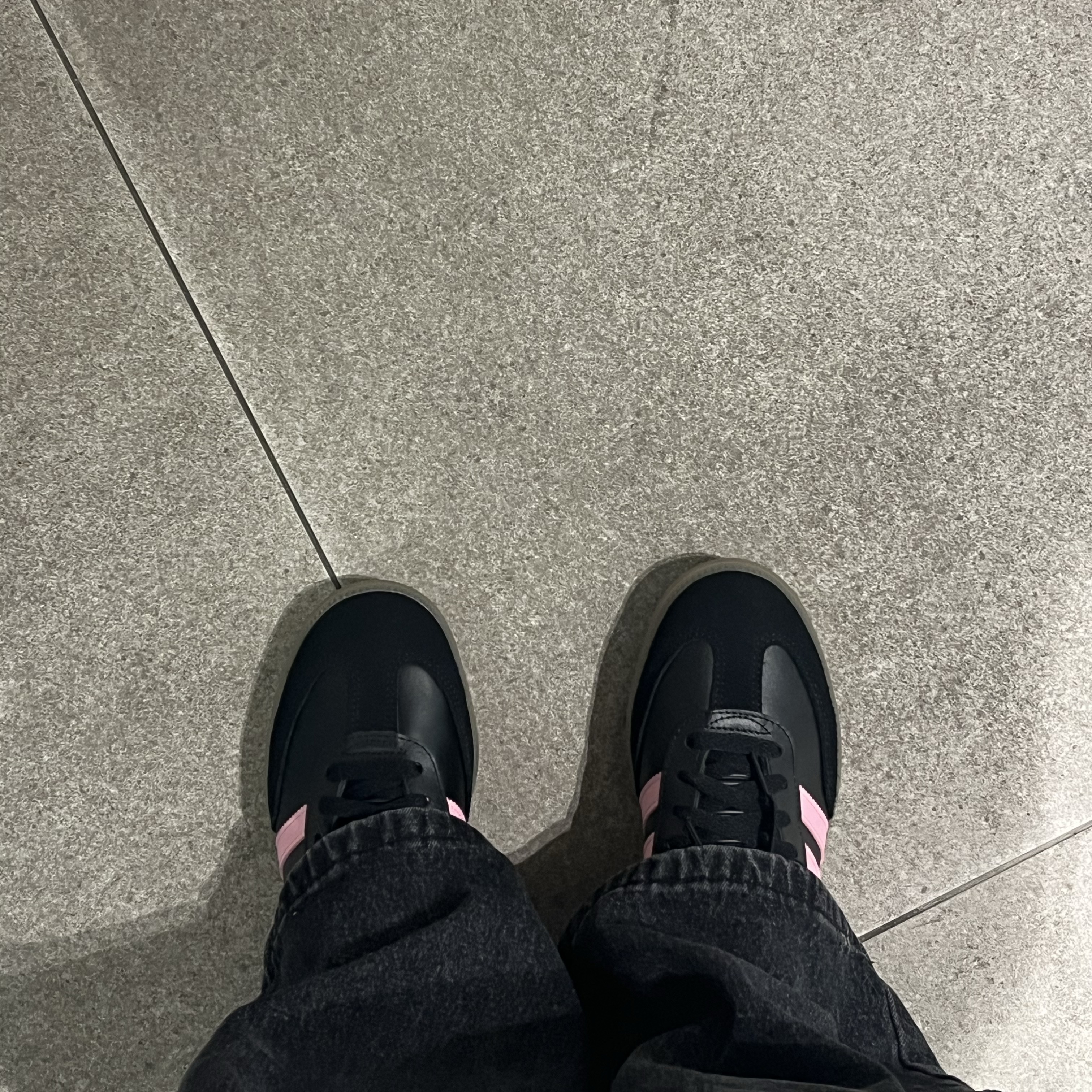 Adidas x Inter Miami CF Samba Core Black Light Pink 착용 스타일