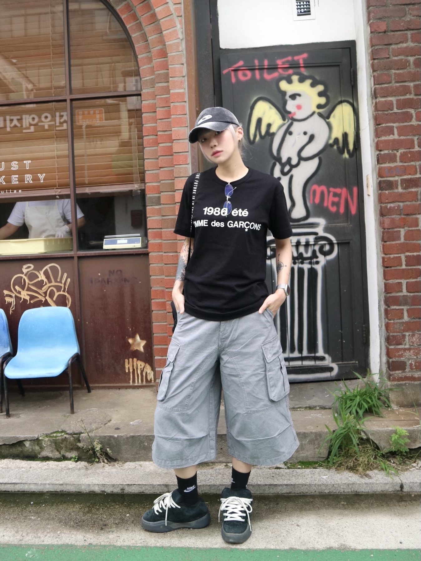 Gentle Monster x Maison Margiela MM217 Silver Clear, ERL Vamp Skate Shoe Pirate Black 착용 스타일 - 2