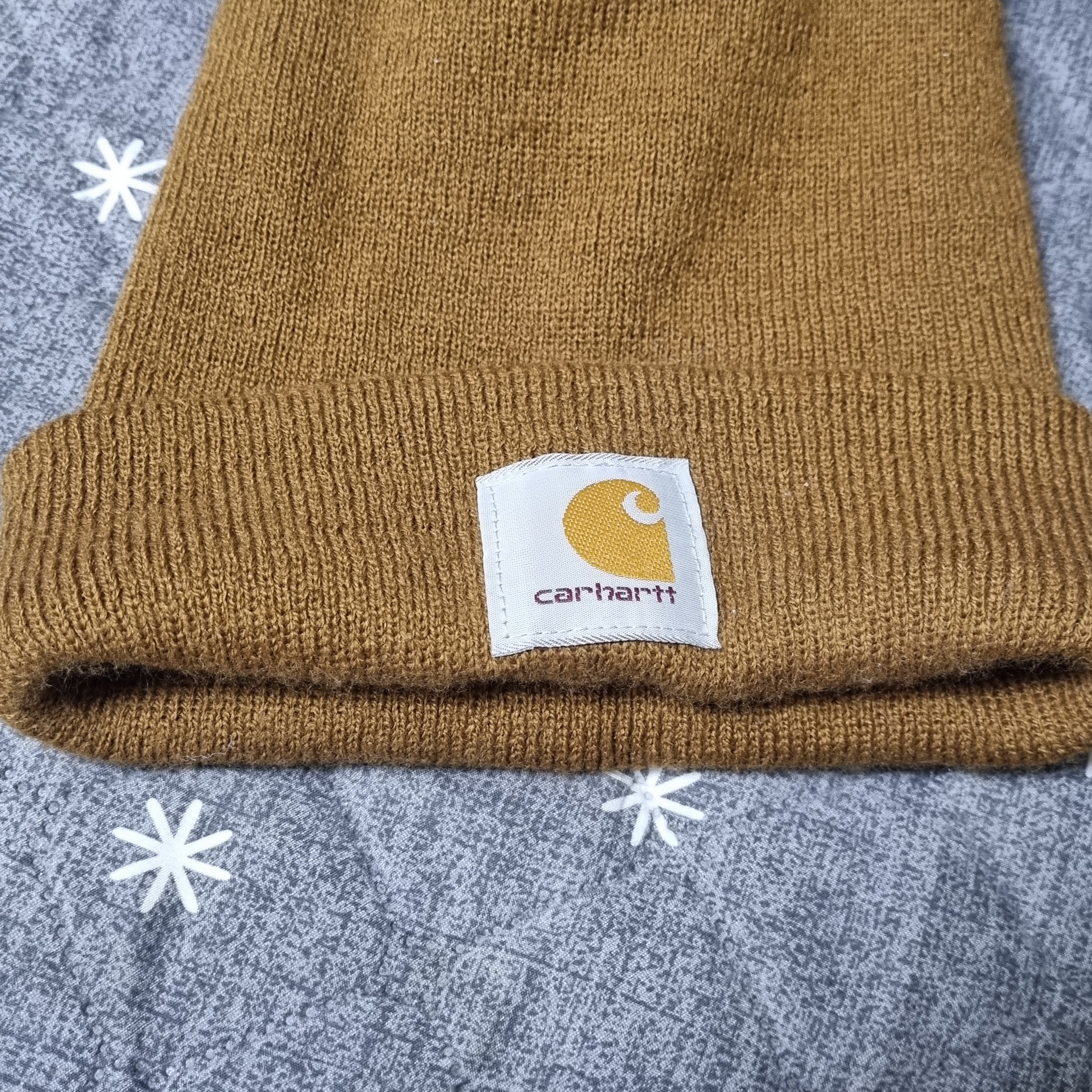 Carhartt Knit Cuffed Beanie Carhartt Brown 착용 스타일