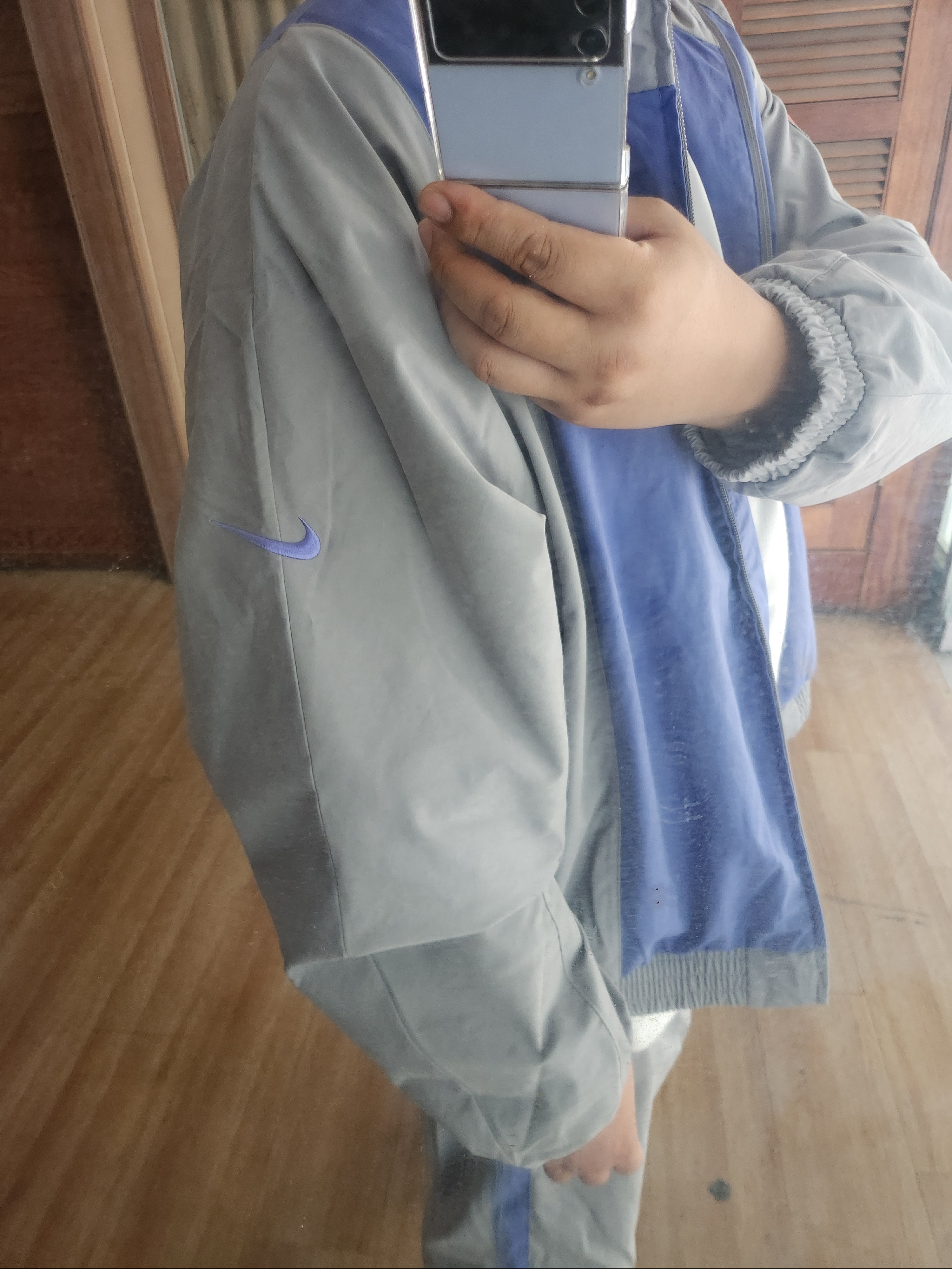 Nike x Patta Track Jacket Particle Grey Sapphire (HJ0712-073), Nike x Patta Track Pants Particle Grey Sapphire (HJ0737-073) 착용 스타일 - 3