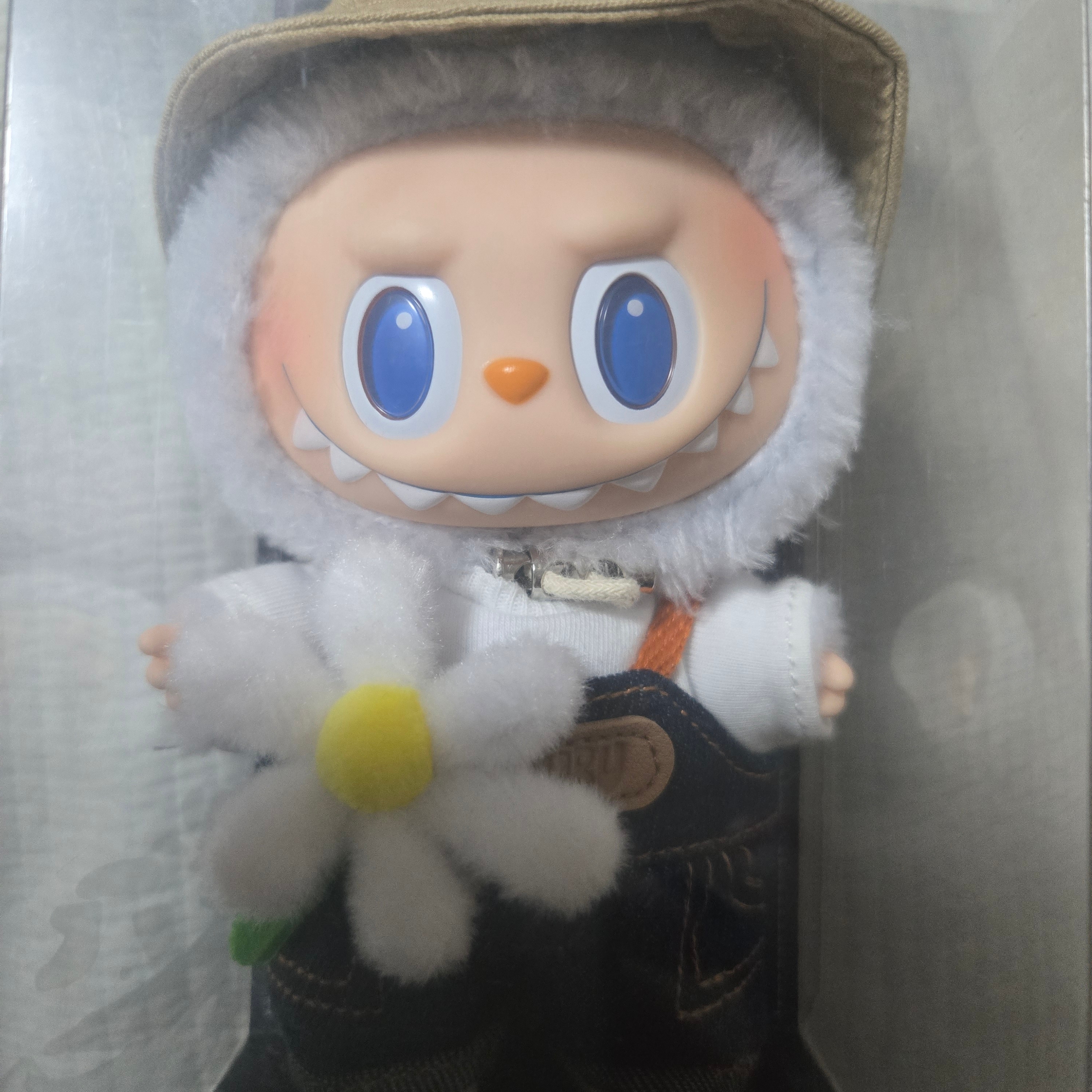 Pop Mart Fall In Wild Labubu Series Toy Keyring 착용 스타일