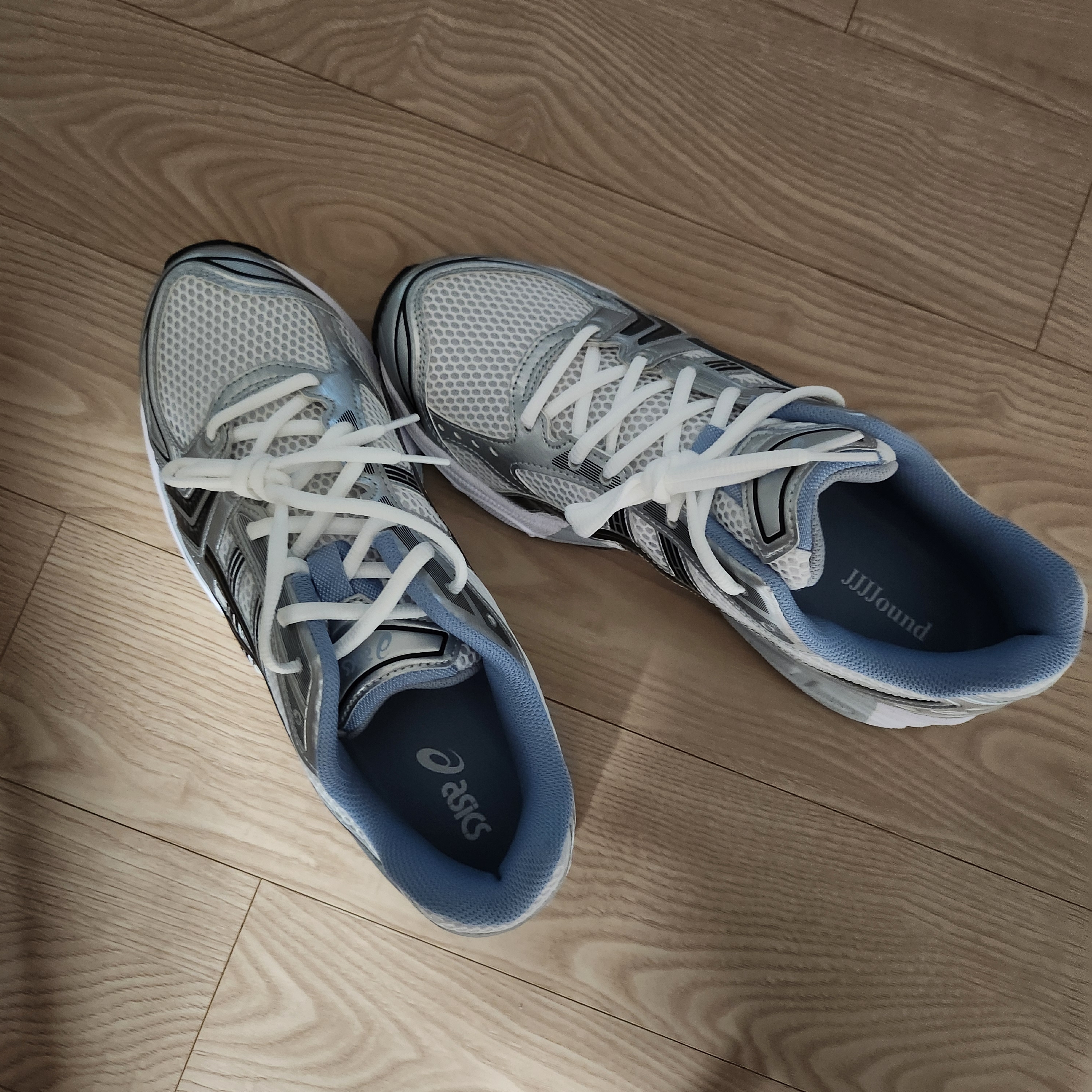 Asics x JJJJound Gel-Kayano 14 White Navy 착용 스타일