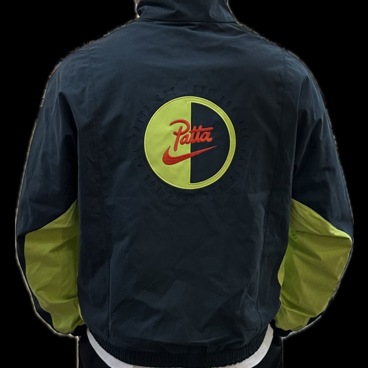 Nike x Patta Track Jacket Black Cyber (HJ0712-010) 착용 스타일 - 2