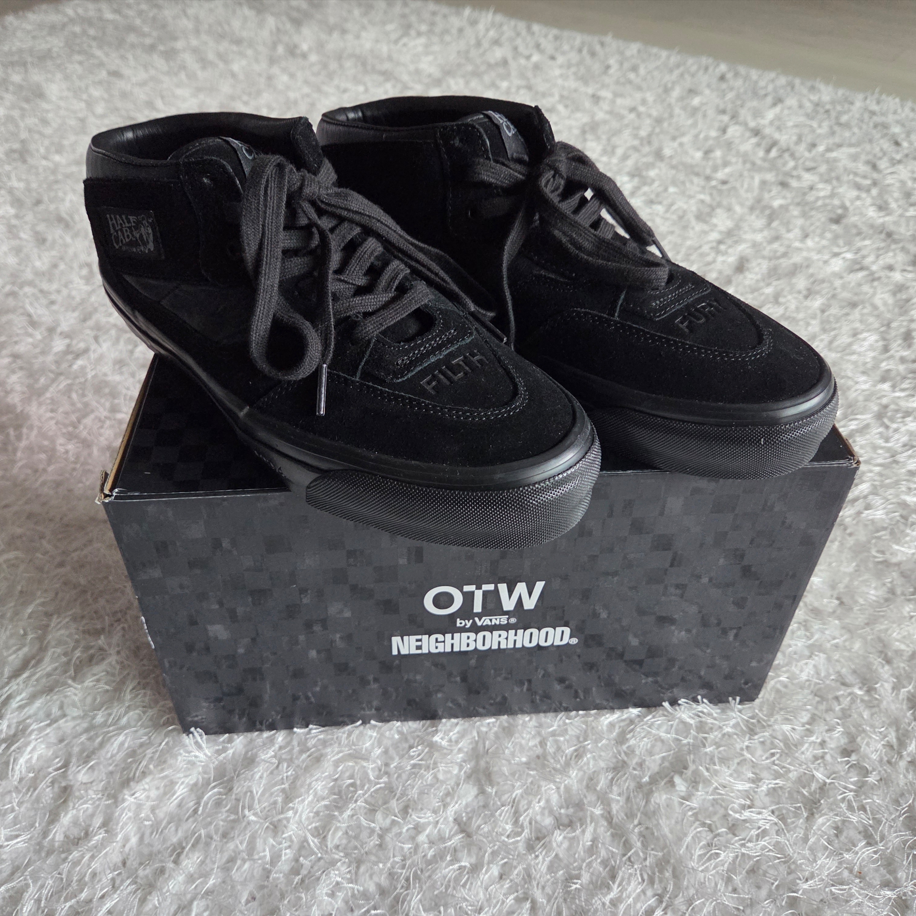 Vans x Neighborhood OTW Half Cab Black 착용 스타일