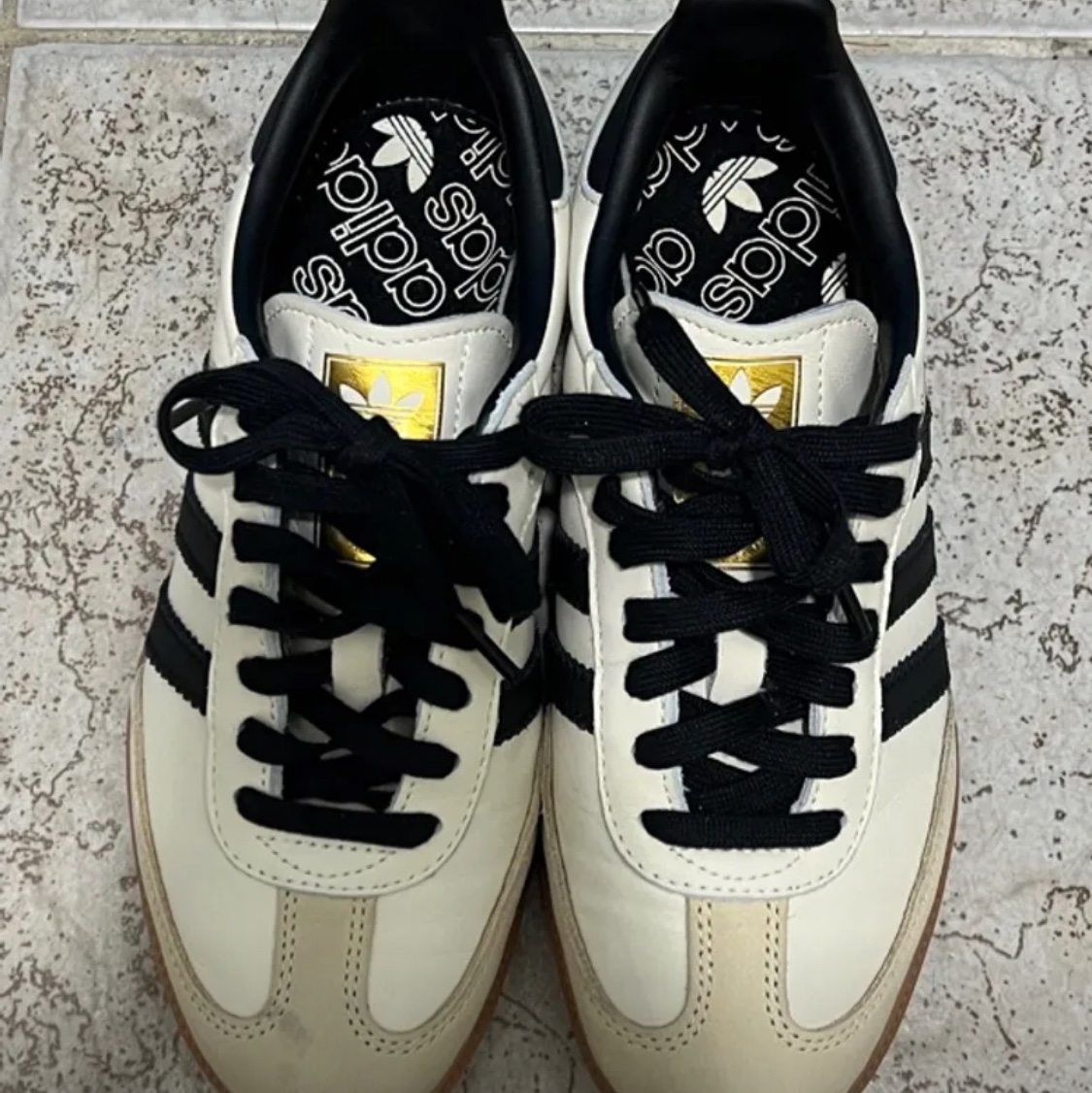 Adidas Samba OG Cream White Dark Brown 착용 스타일