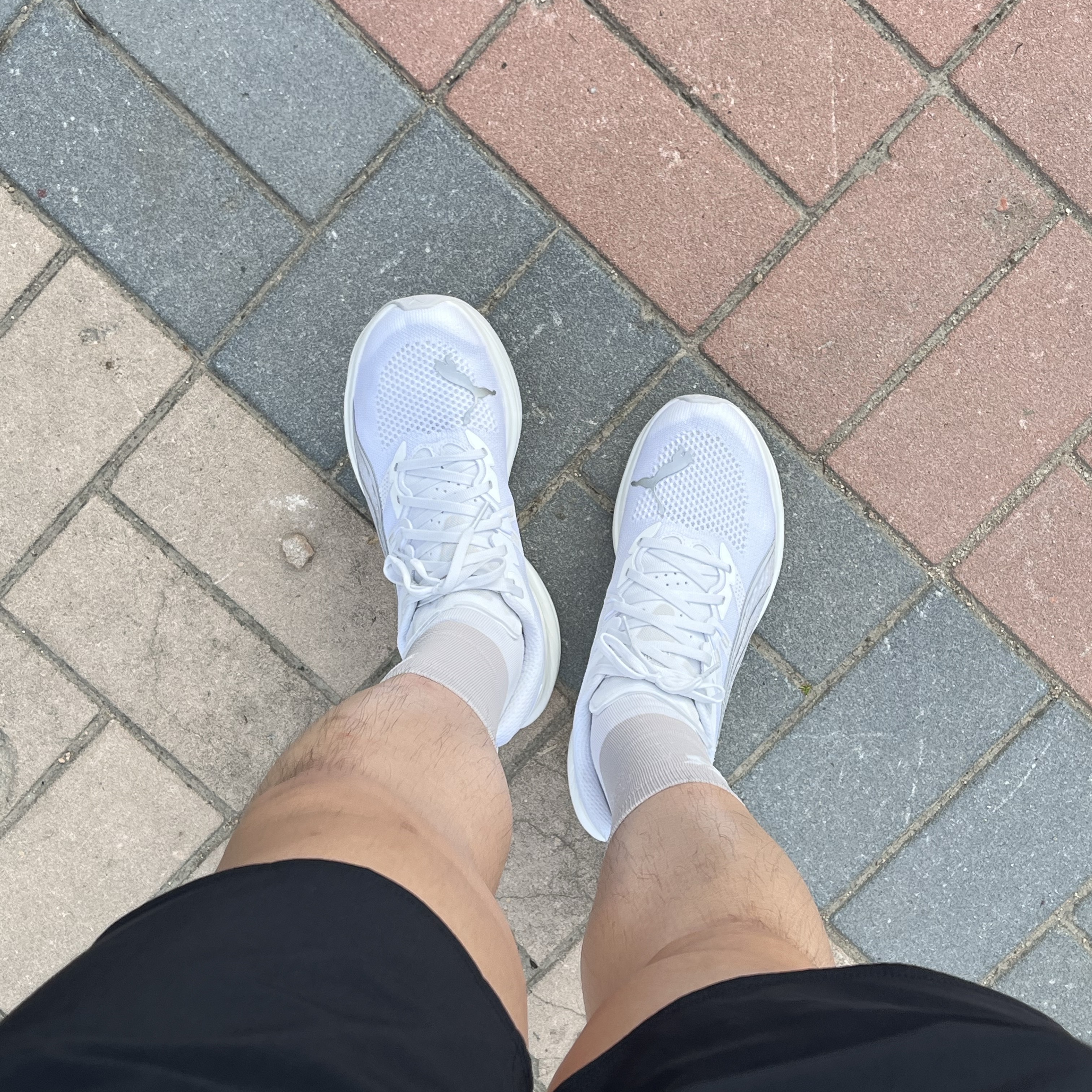 Puma Deviate Nitro 3 White Feather Gray 착용 스타일 - 2