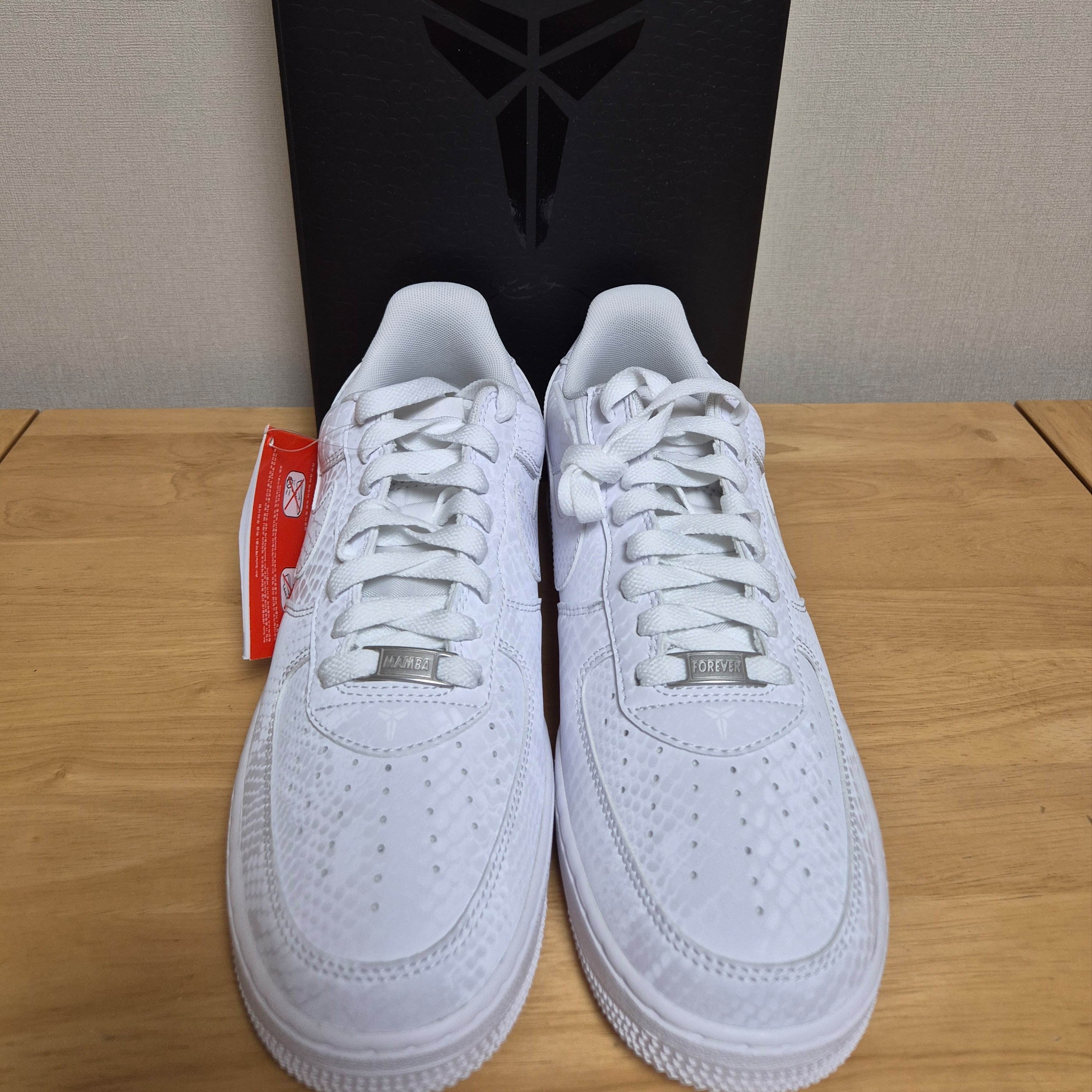 Nike x Kobe Bryant Air Force 1 Low Triple White 착용 스타일 - 1