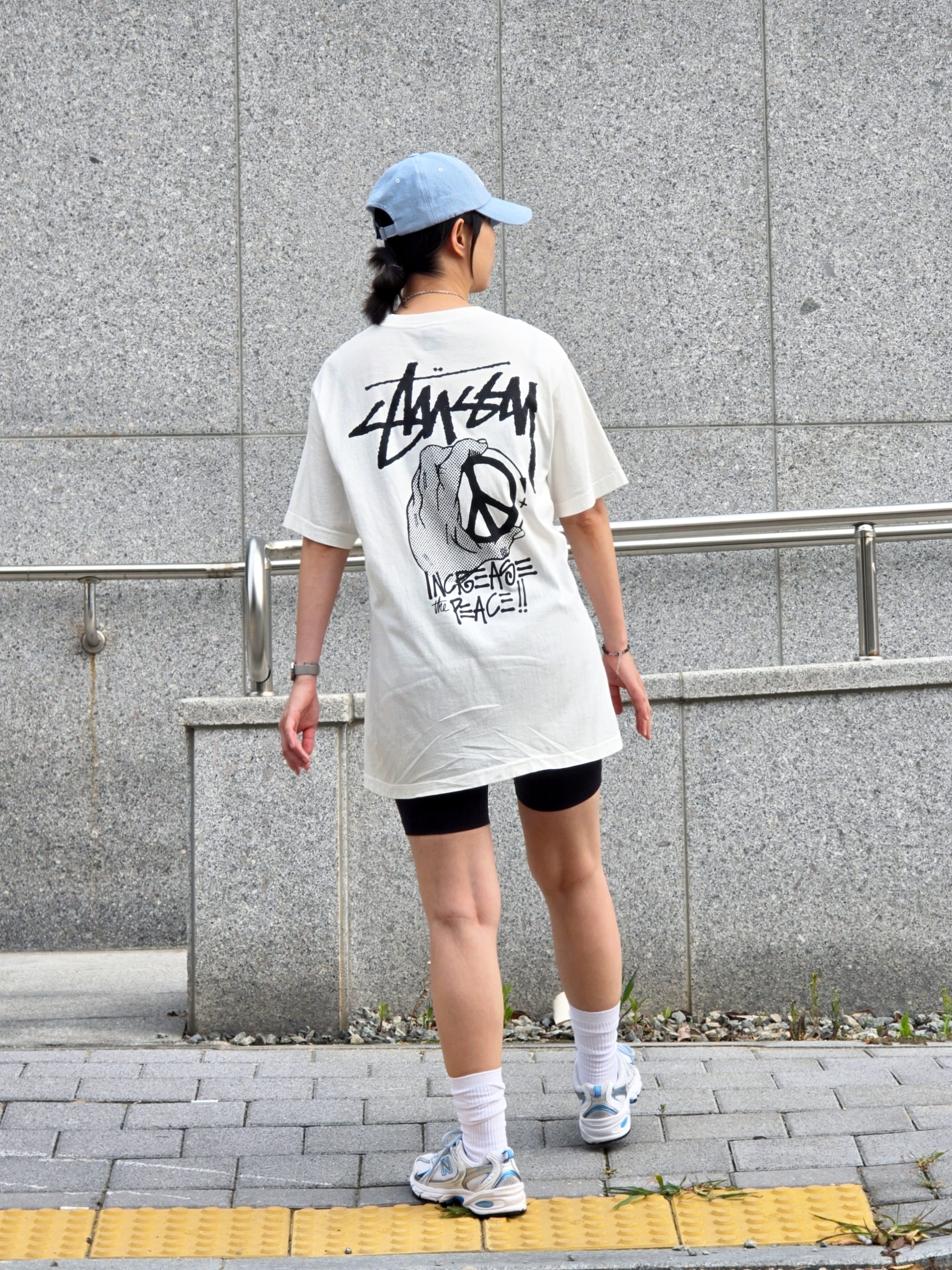 Stussy Peace Hand Pigment dyed T-Shirt Natural, (W) Nike Essential Mid Rise Bike Shorts Black - Asia 착용 스타일 - 2