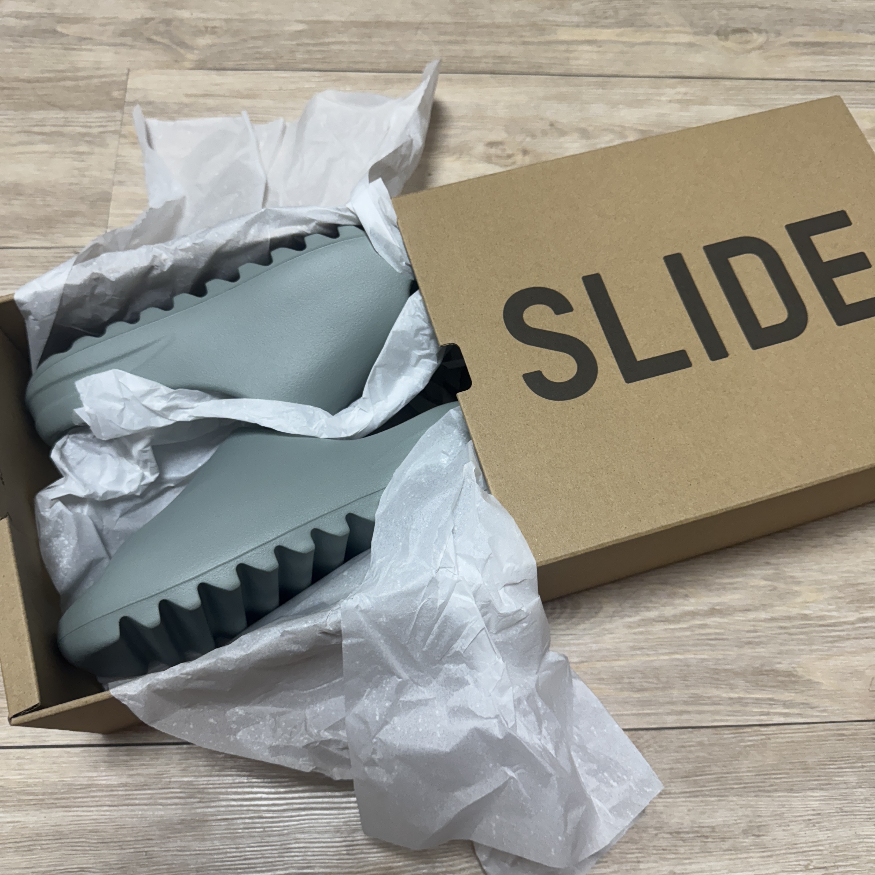 Adidas Yeezy Slide Salt, Adidas Yeezy Boost 350 V2 Sesame 2018 착용 스타일 - 1