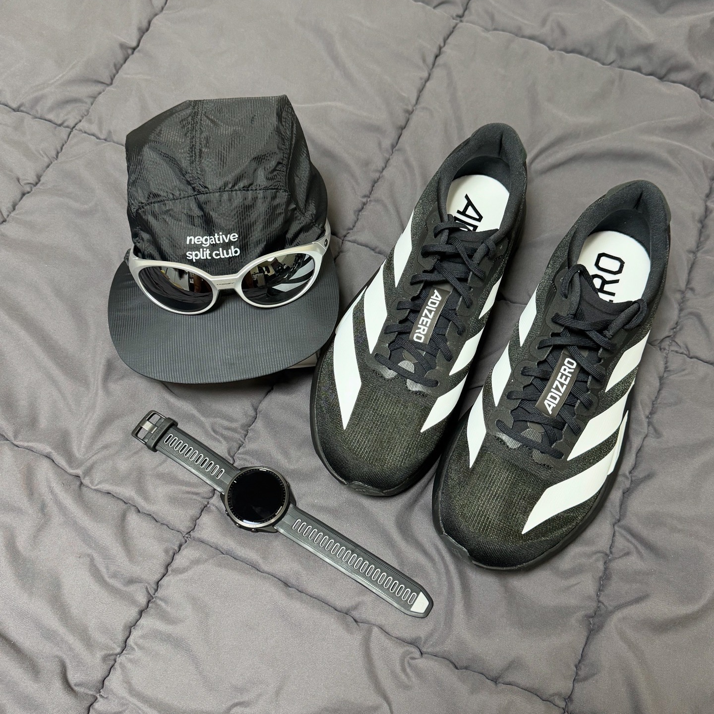 Adidas Adizero EVO SL Core Black Cloud White 착용 스타일 - 2