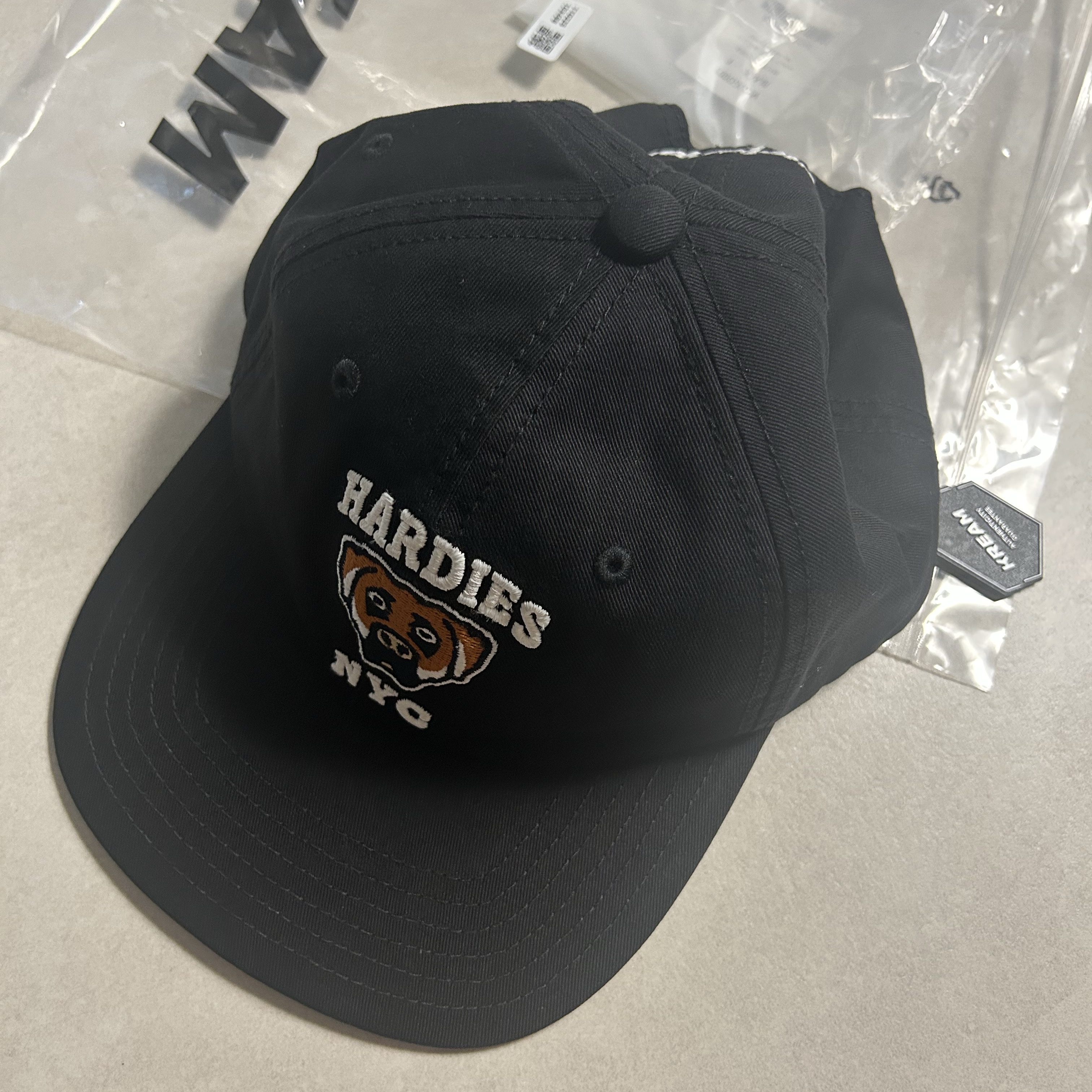 Victor Victor x Hardies 6 Panel Cap Black 착용 스타일
