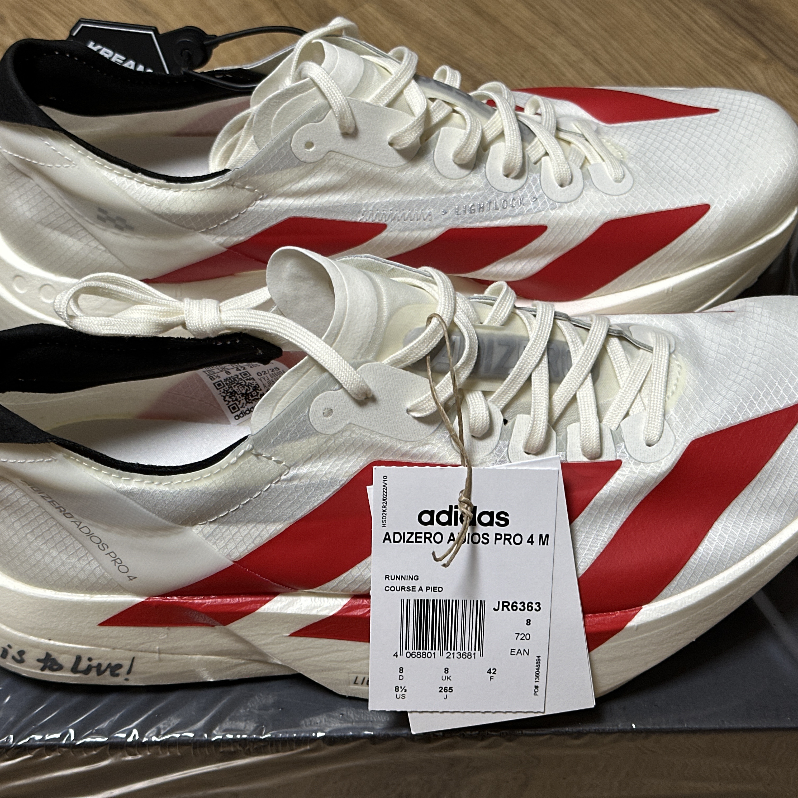 Adidas Adizero Adios Pro 4 Off White Better Scarlet 착용 스타일