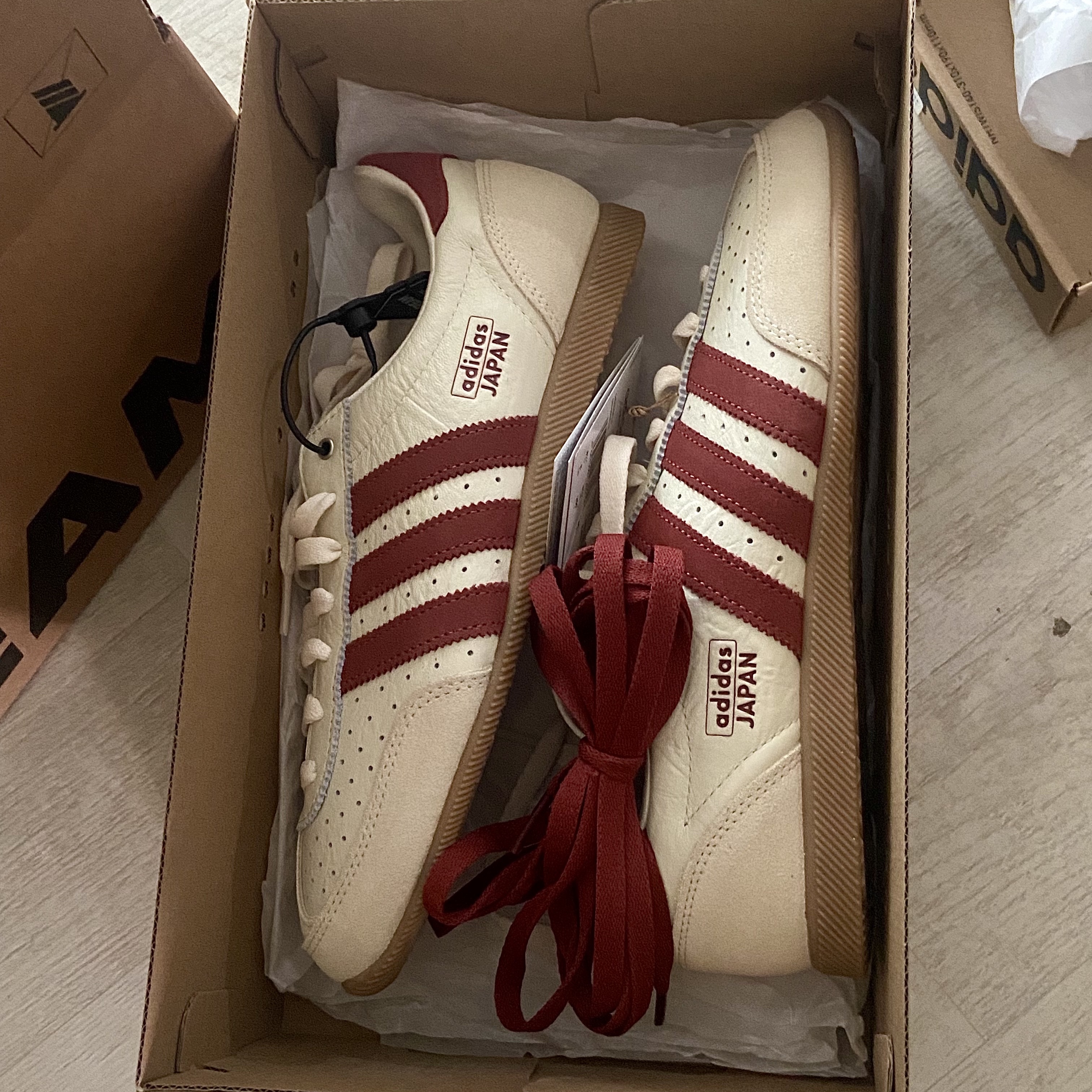 (W) Adidas Originals Japan Cream White Preloved Ruby 착용 스타일 - 1