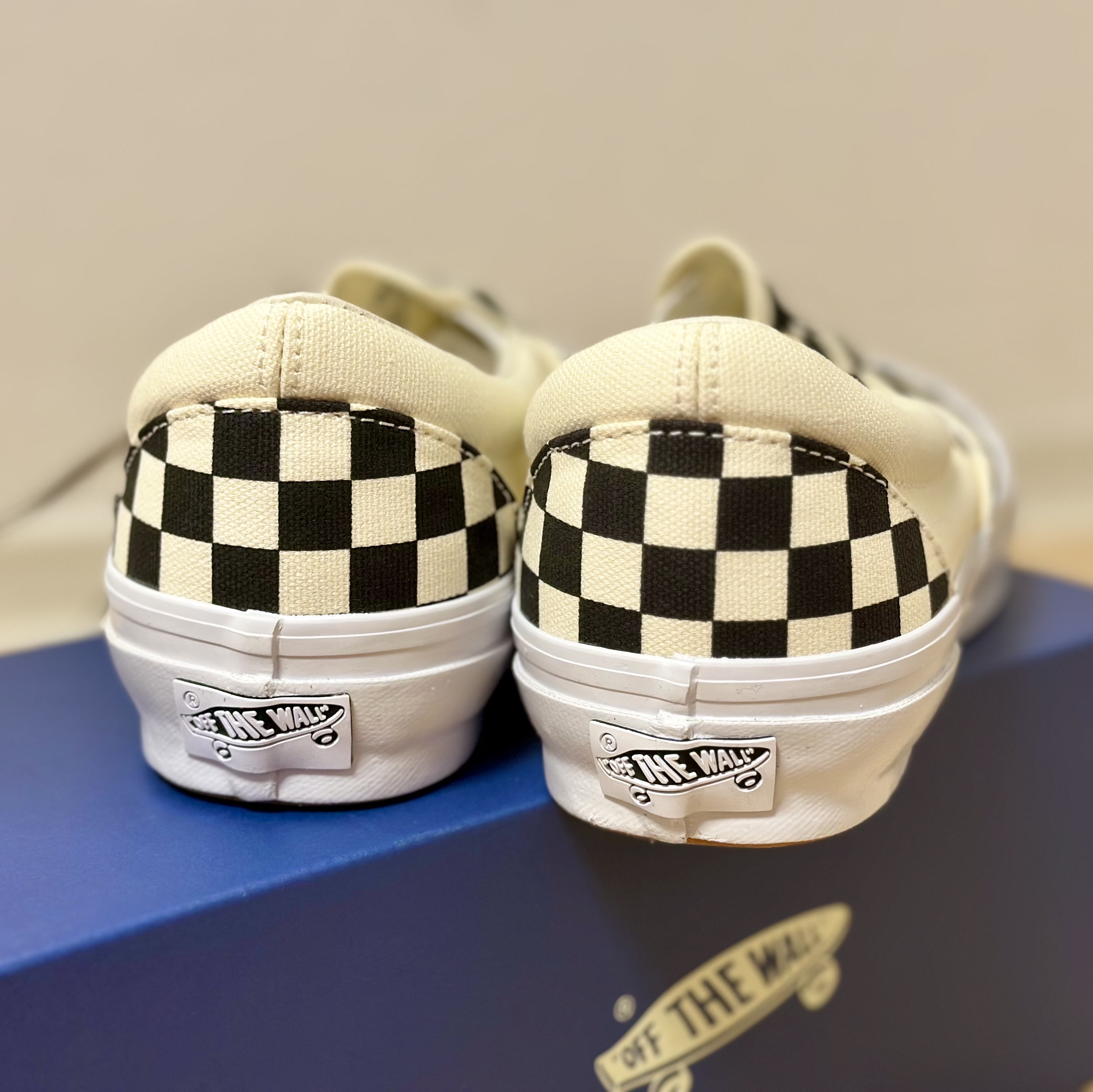 Vans Slip-On Reissue 98 LX Checkerboard Black 착용 스타일 - 3