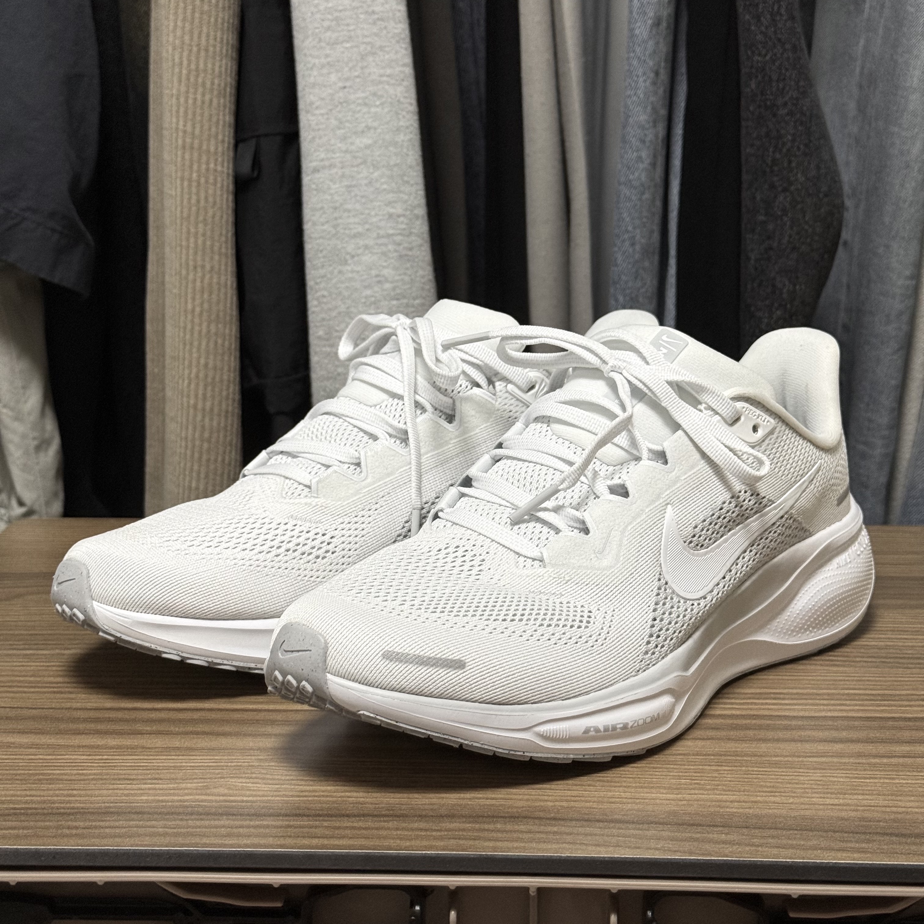 Nike Air Zoom Pegasus 41 White Pure Platinum 착용 스타일 - 3