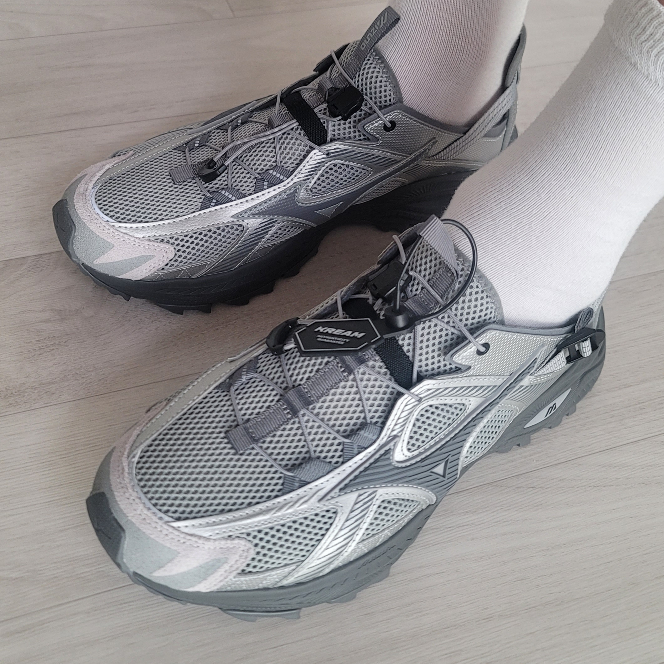 Mizuno Racer Trail SE Silver Grey 착용 스타일 - 3