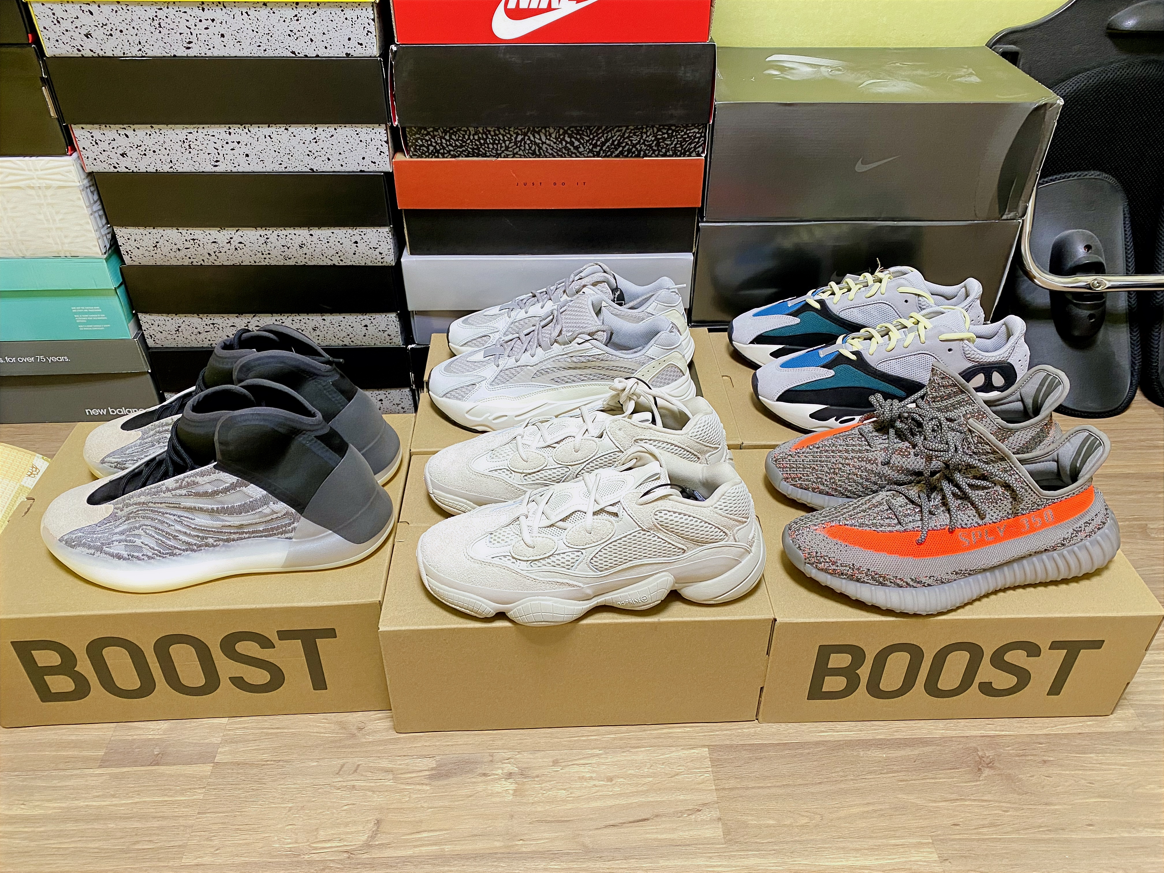 Adidas Yeezy QNTM Lifestyle, Adidas Yeezy 500 Blush 2022 착용 스타일 - 2