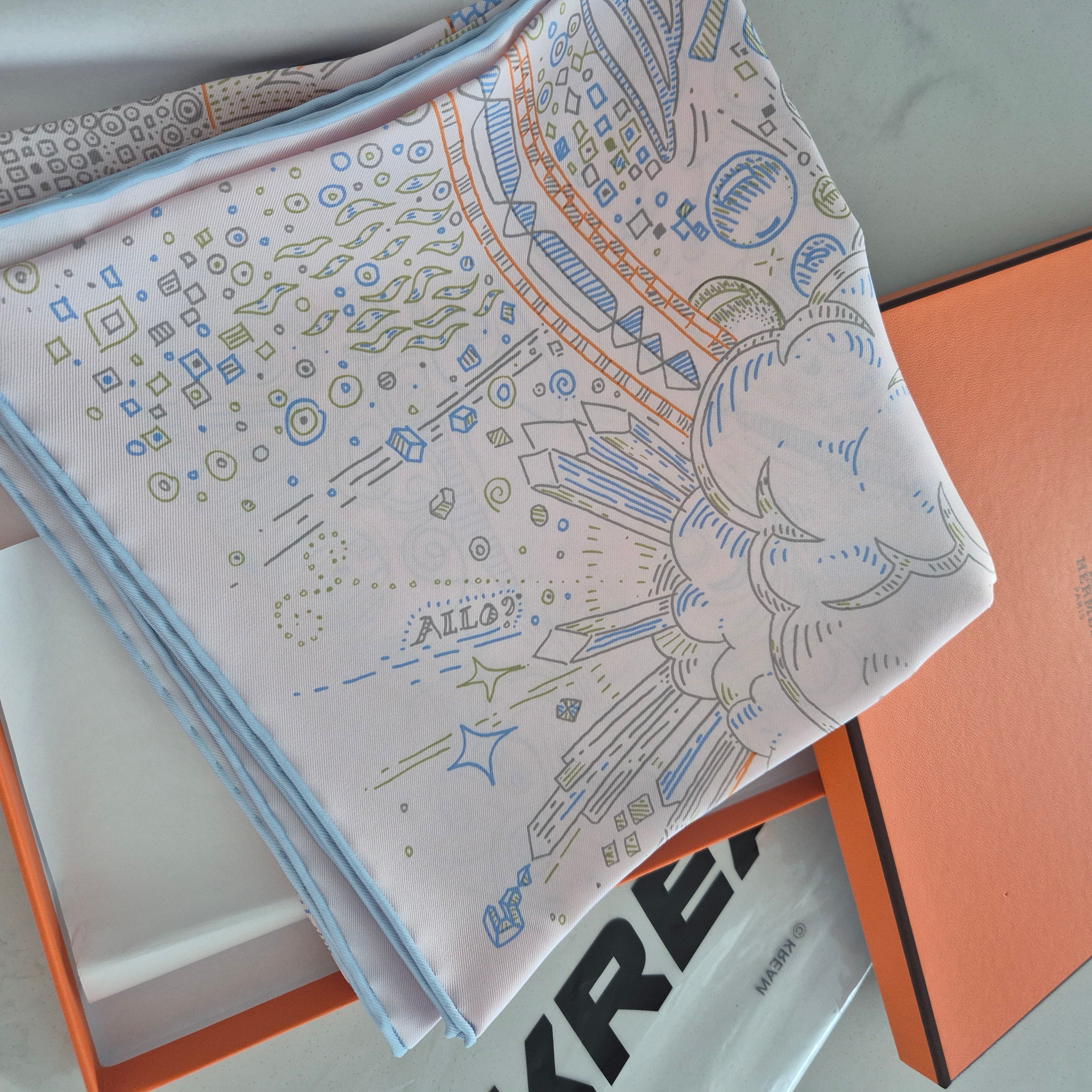(W) Hermes Please Hold The Line Scarf 90 Rose Pale Bleu Ciel Orange 착용 스타일 - 2