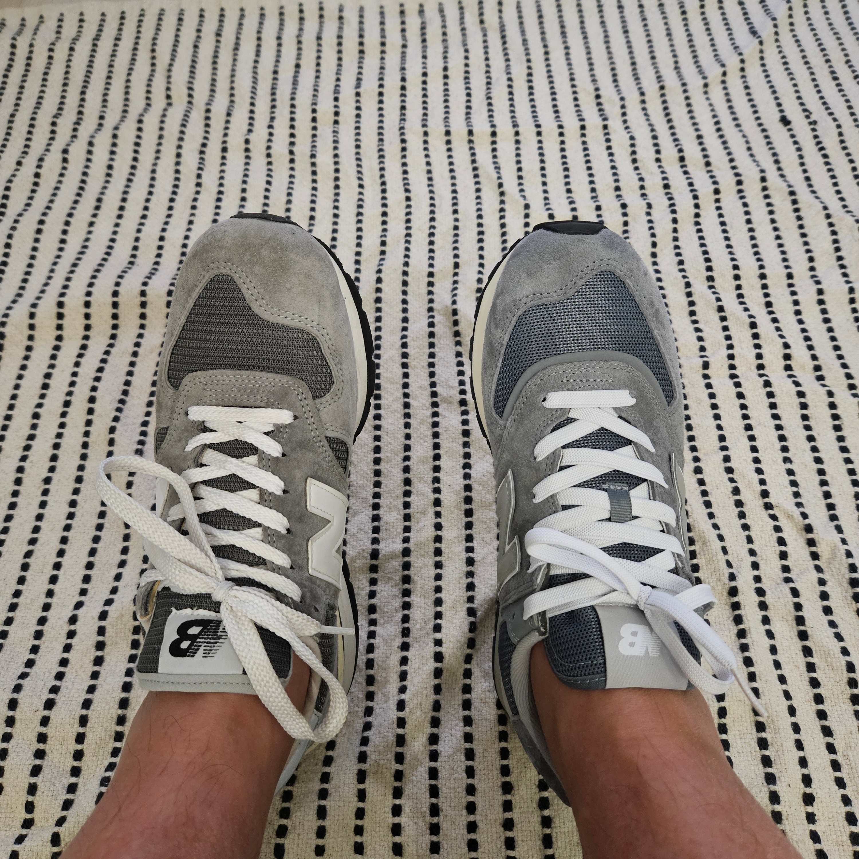 New Balance 574 Legacy Grey - D Standard, New Balance 990 Made in USA Grey 착용 스타일 - 4