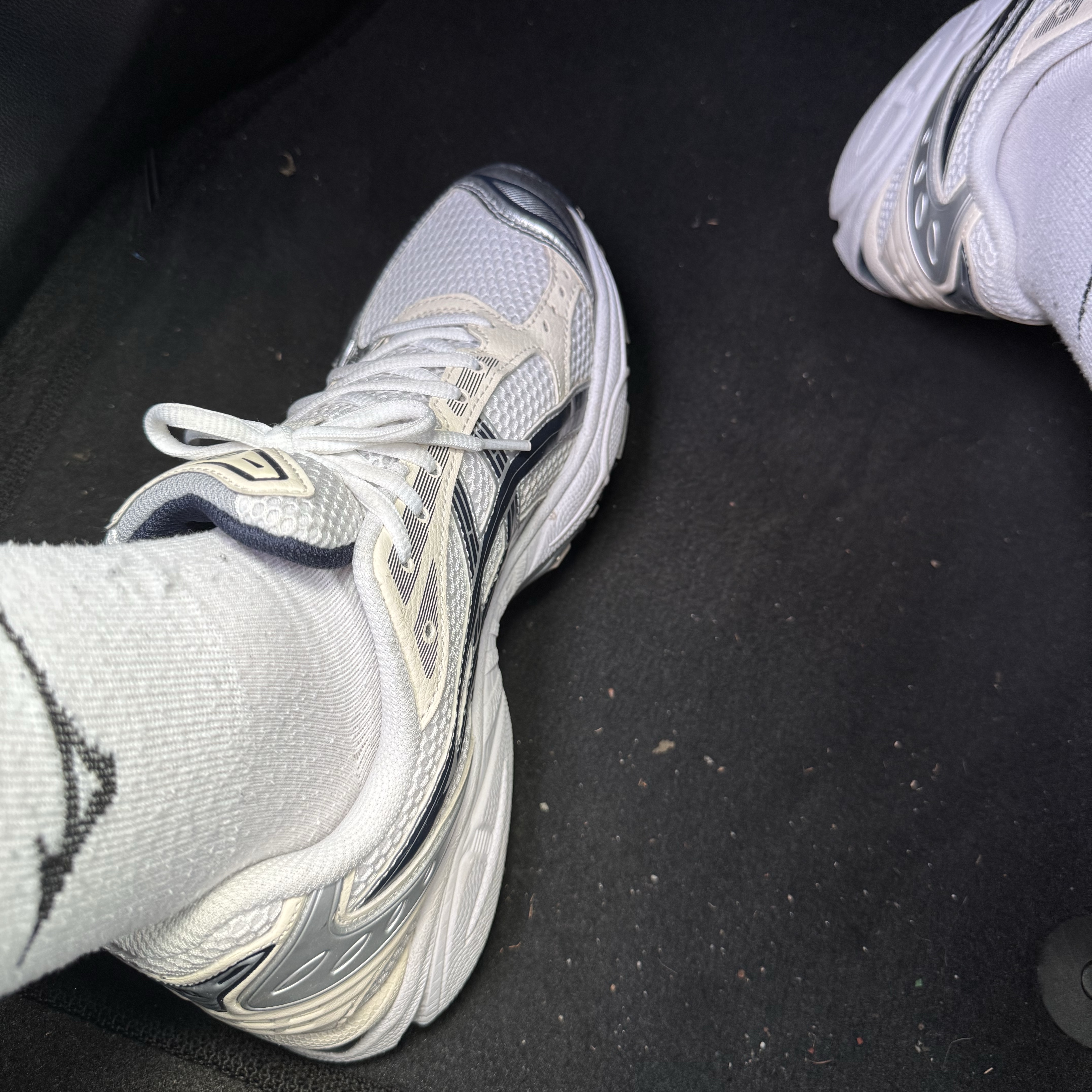 (W) Asics Gel-Kayano 14 White Midnight 착용 스타일