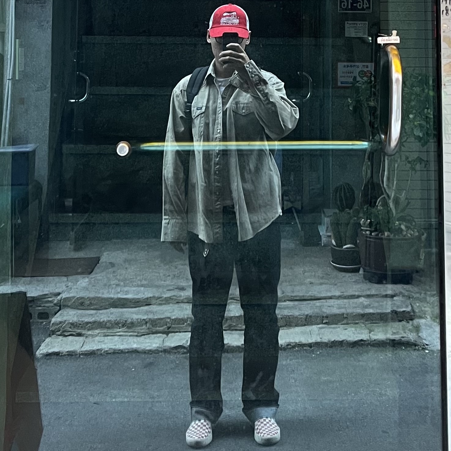 Vans ComfyCush One Checkerboard Racing Red Marshmallow 착용 스타일