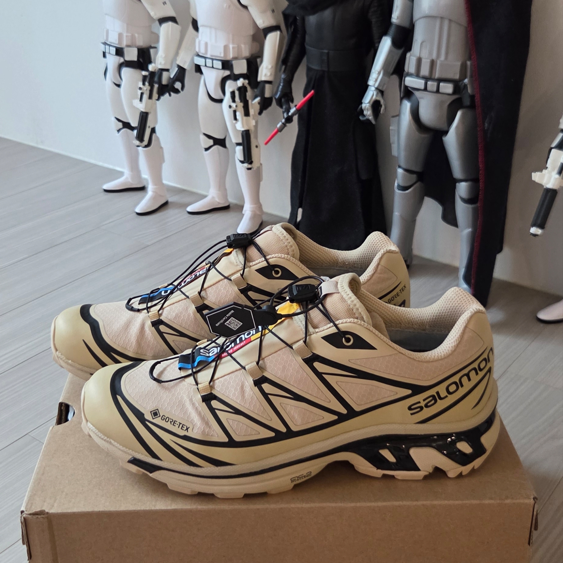Salomon XT-6 GTX Safari Black 착용 스타일 - 3