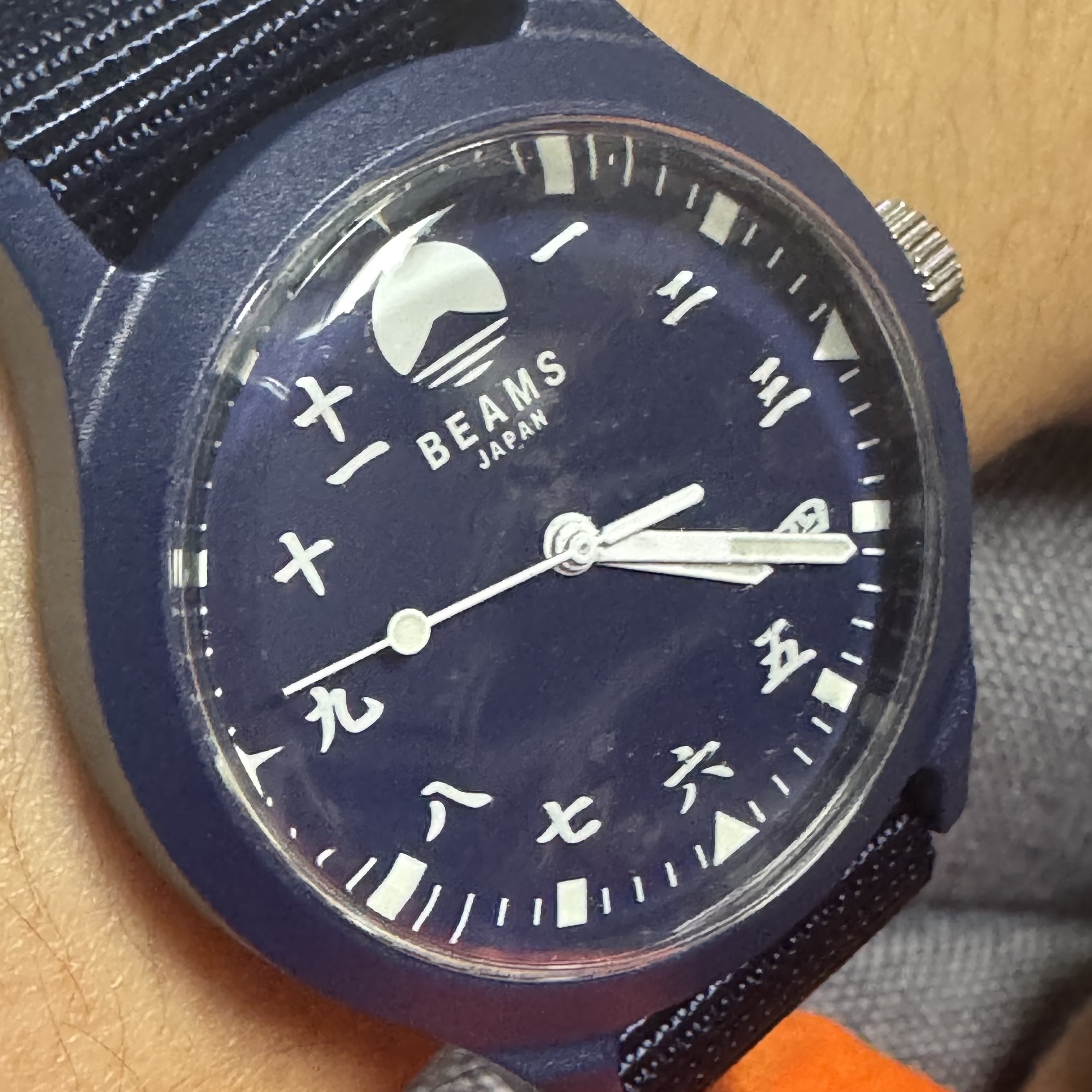 Beams Original Chinese Numerals 32mm Watch Navy 착용 스타일