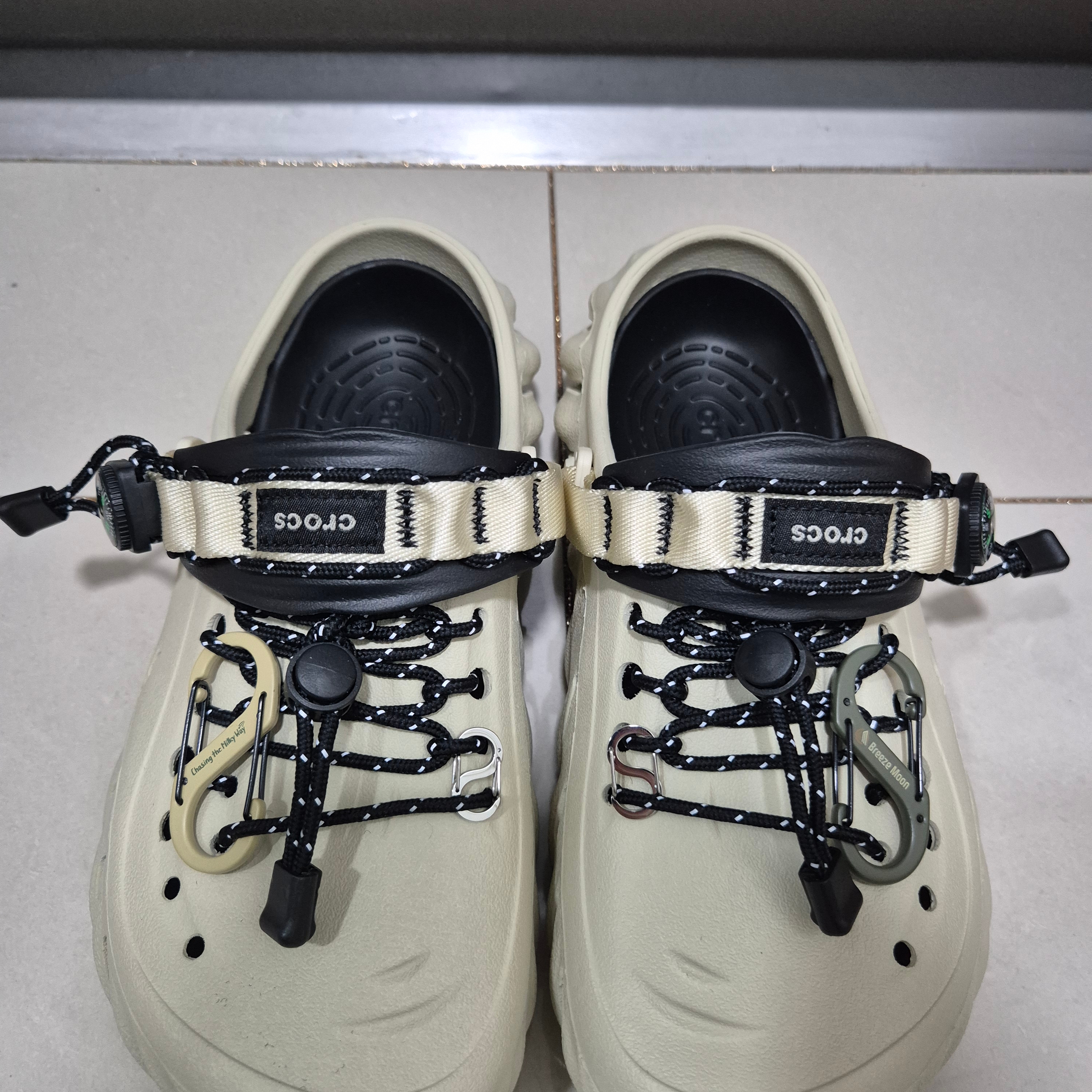 Crocs Echo Clog Bone Black 착용 스타일 - 1