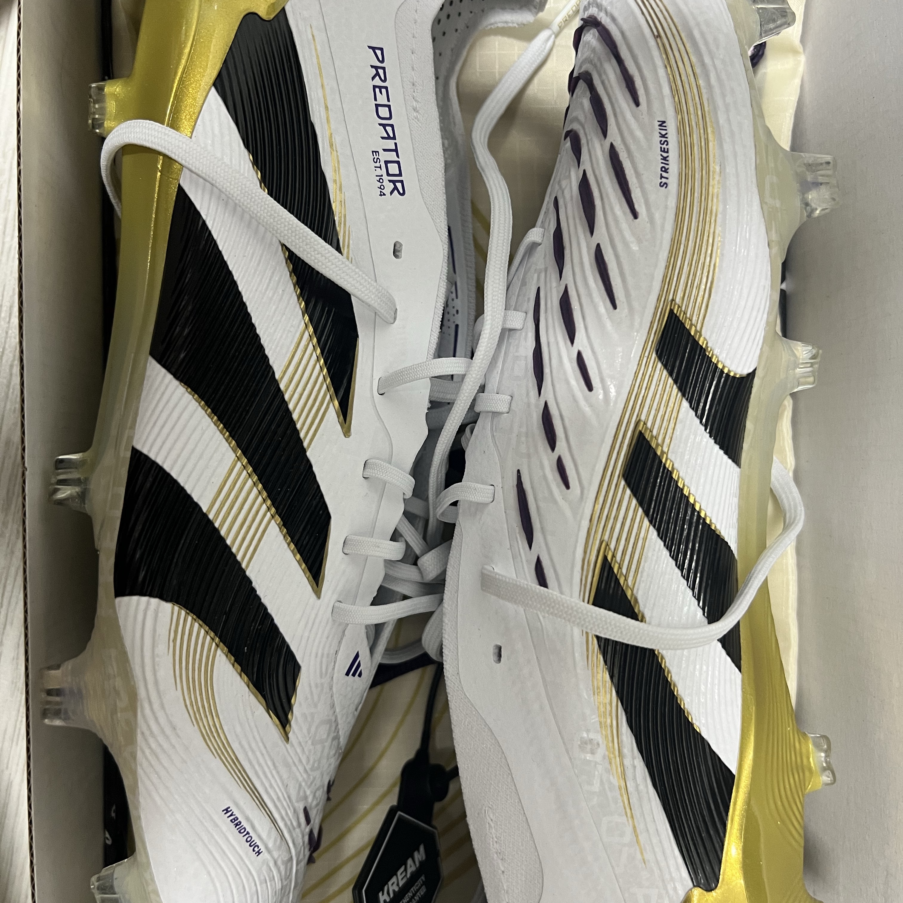 Adidas Predator Elite FG Cloud White Gold Metallic 착용 스타일 - 4