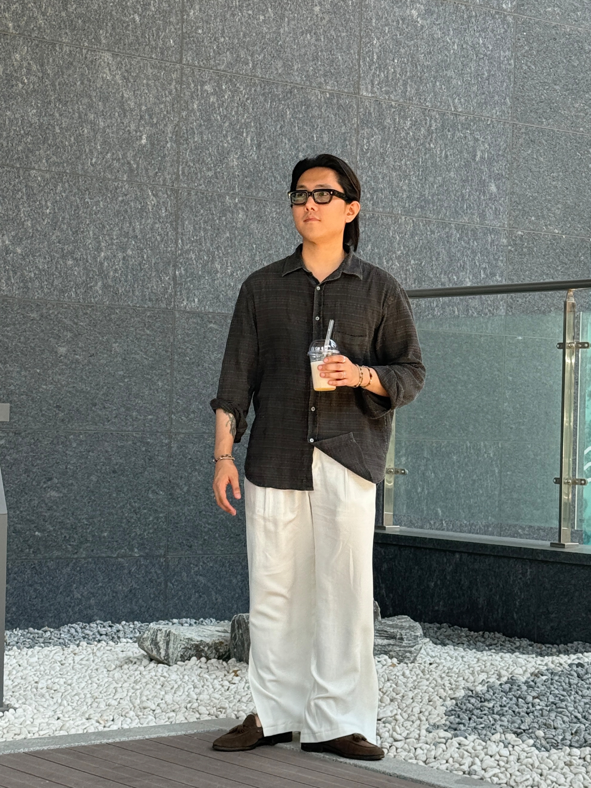 NA A NANA Slit Wide Pants White 착용 스타일 - 3