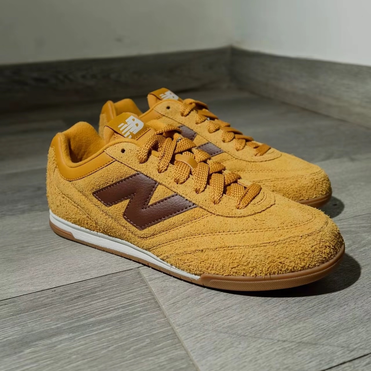 New Balance RC42 Butterscotch 착용 스타일
